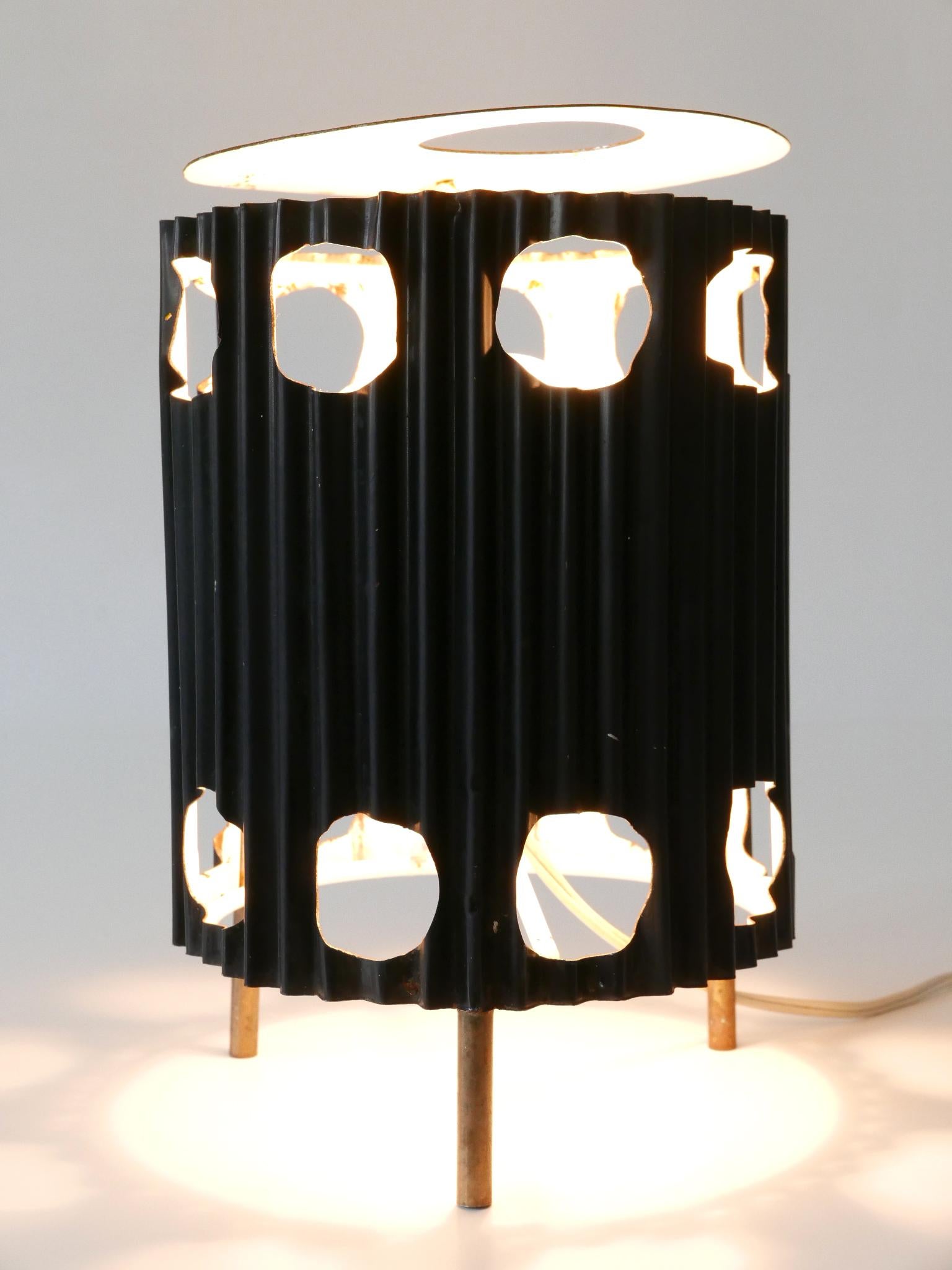 Lampada da tavolo 'Java' di Mathieu Matégot degli anni '50, estremamente rara e di metà secolo. in vendita 3