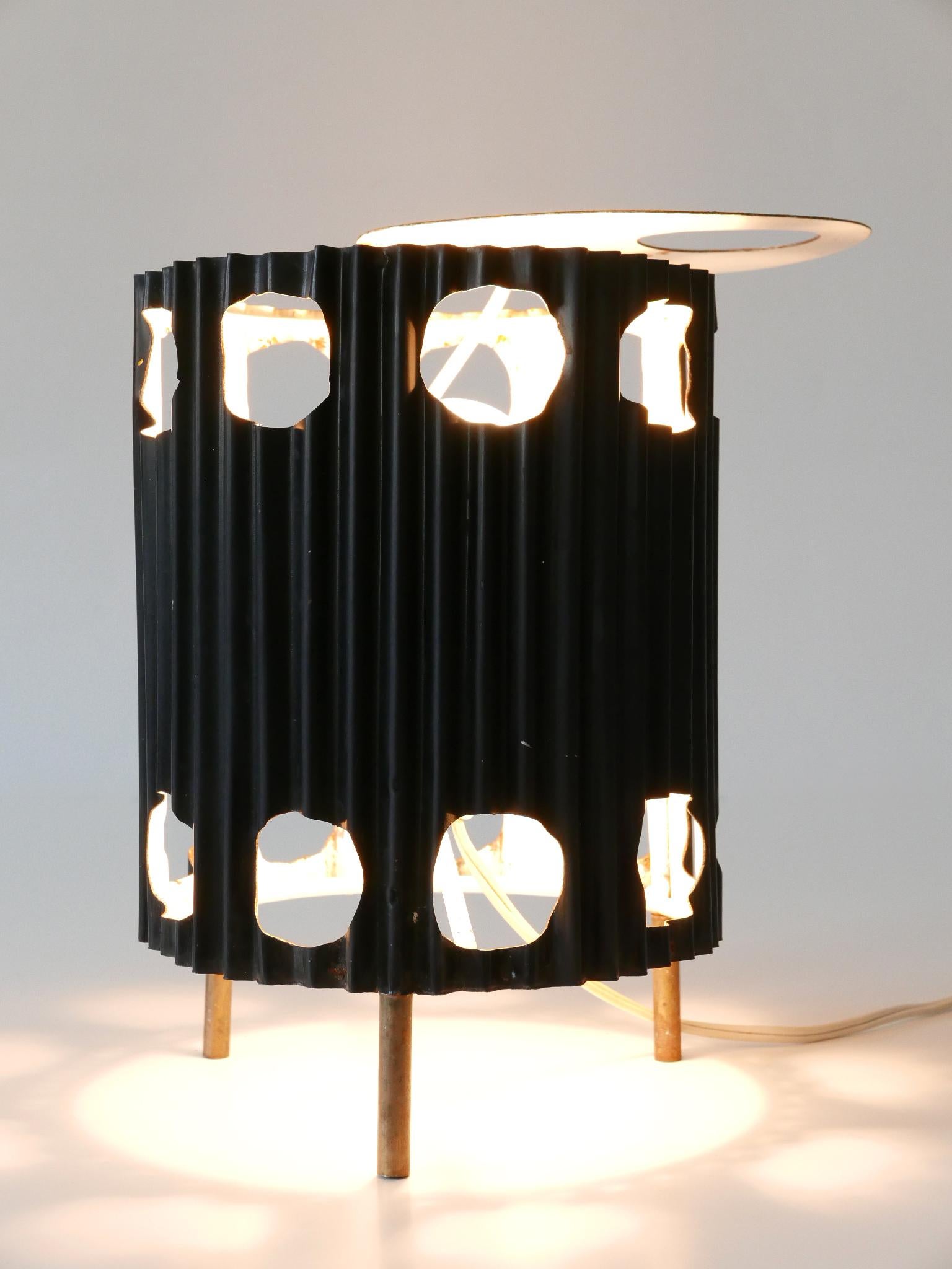 Lampada da tavolo 'Java' di Mathieu Matégot degli anni '50, estremamente rara e di metà secolo. in vendita 10