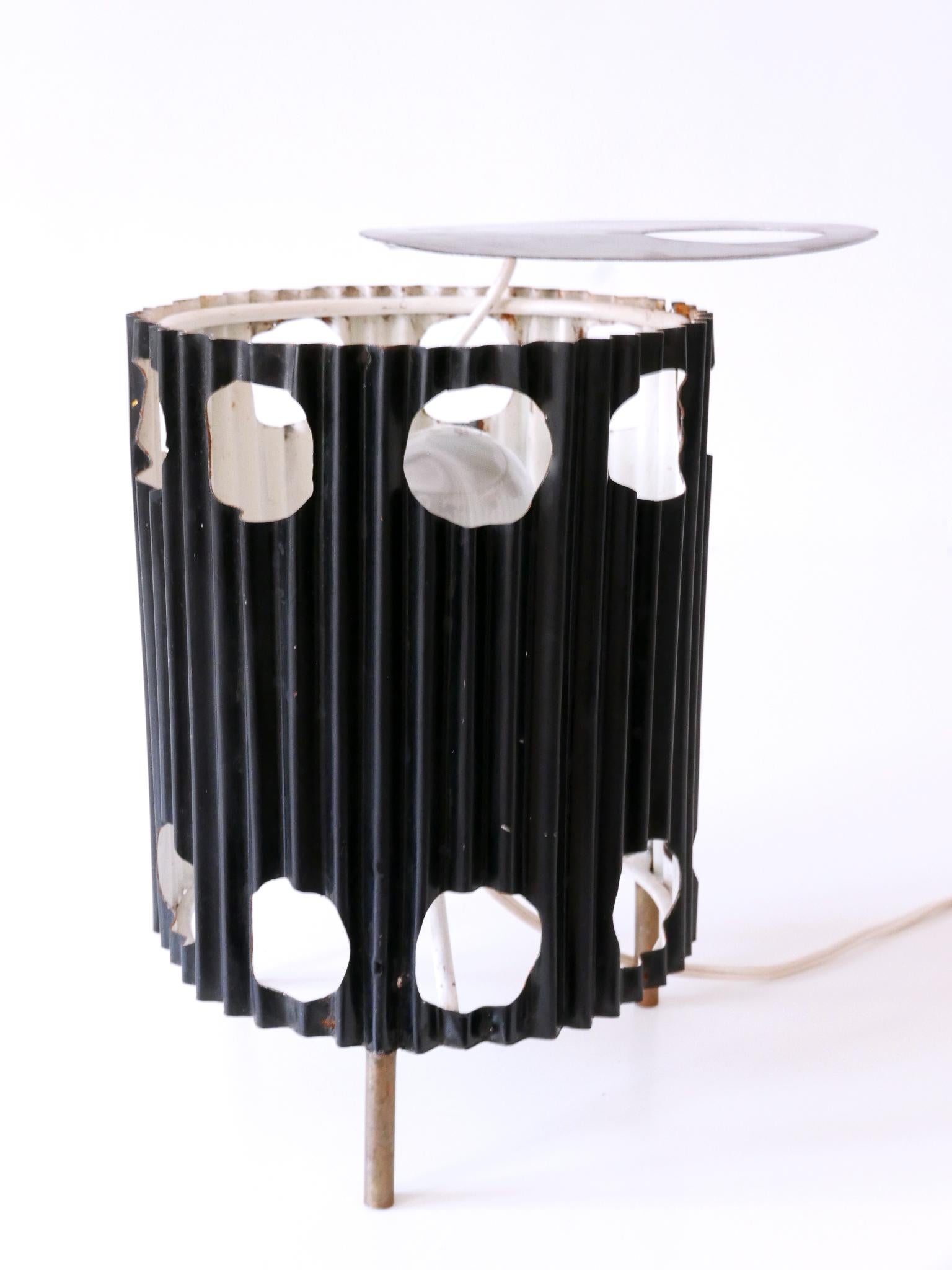 Lampada da tavolo 'Java' di Mathieu Matégot degli anni '50, estremamente rara e di metà secolo. in vendita 11