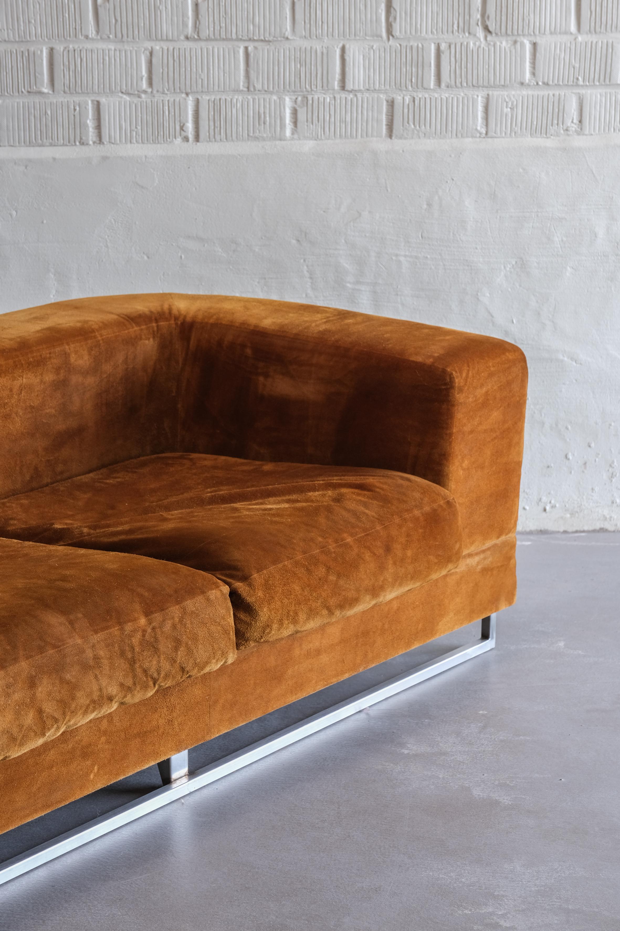 Extremely rare mid century sofa by Jacques Charpentier France, suede textile In Good Condition For Sale In Boom, Vlaams Gewest
