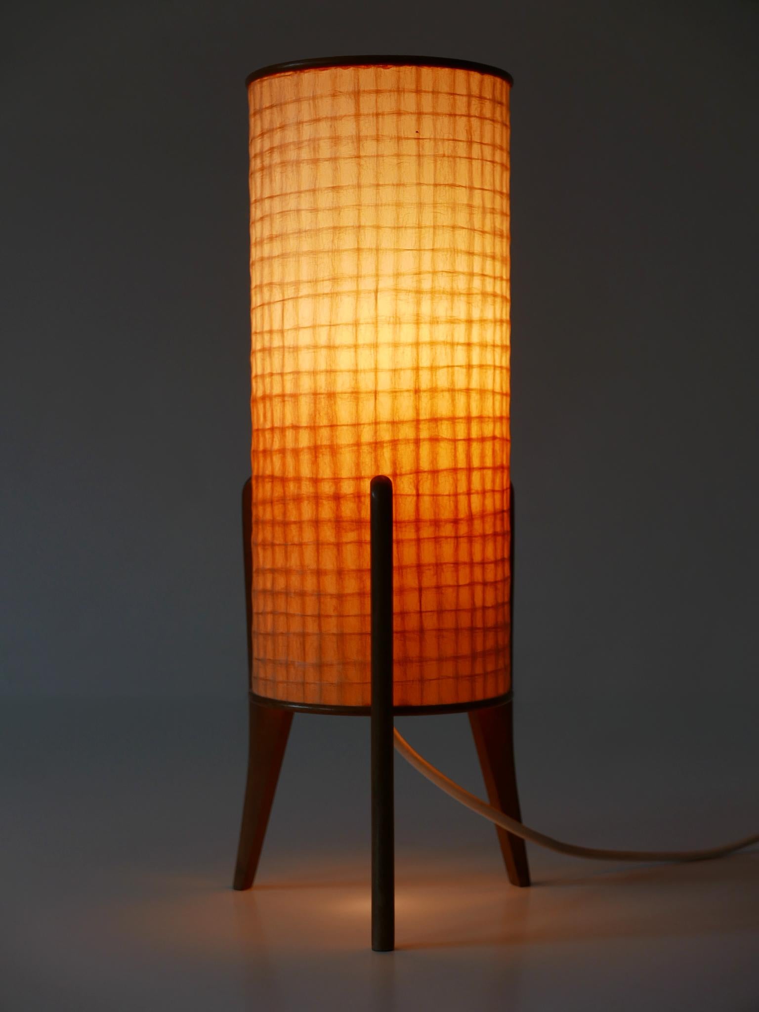 Tedesco Rarissima lampada da tavolo minimalista Mid-Century Modern Germania 1960s in vendita