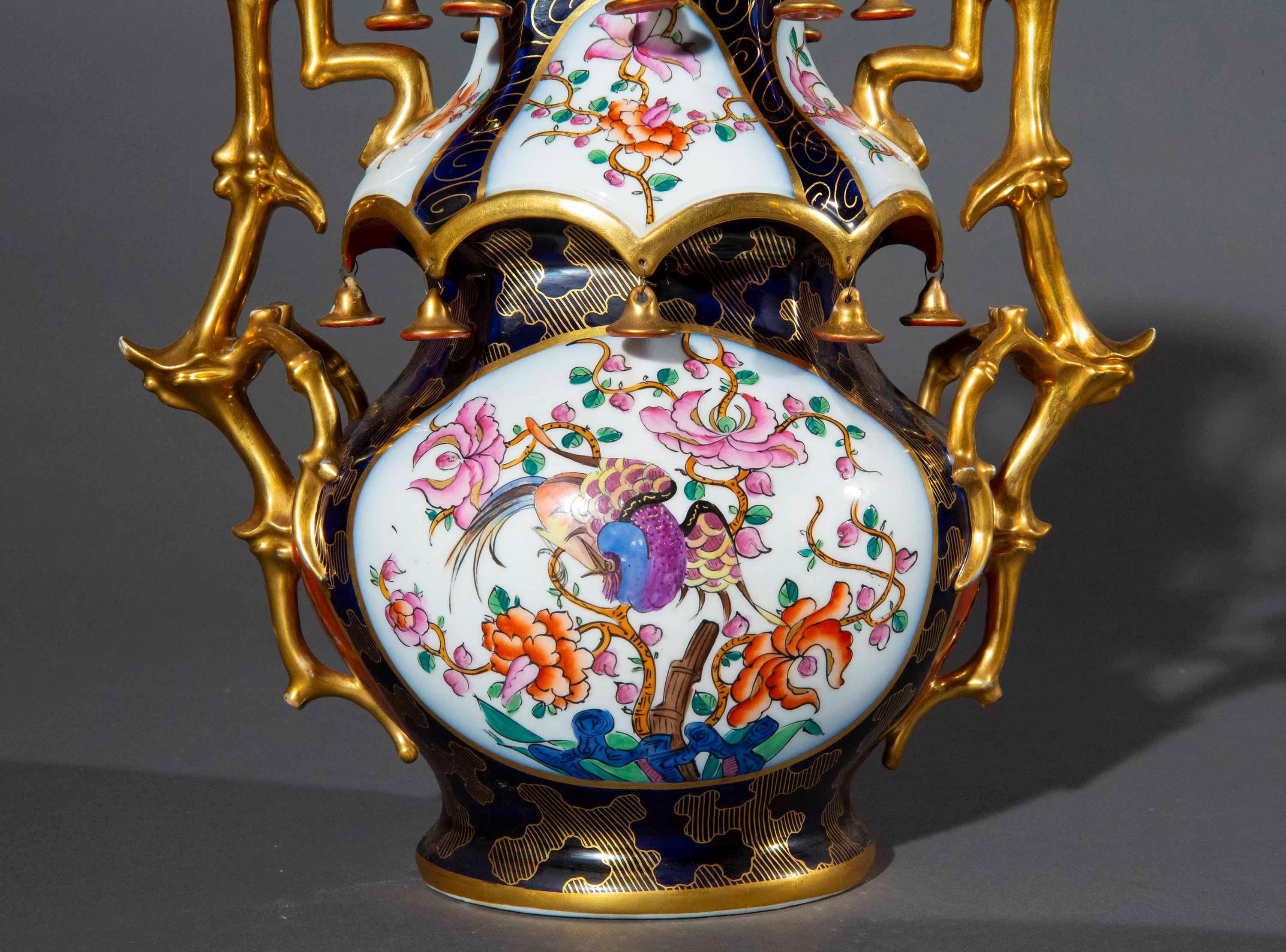 Coppia estremamente rara di vasi a pagoda Chinoiserie del XIX secolo, circa 1830 in vendita 7