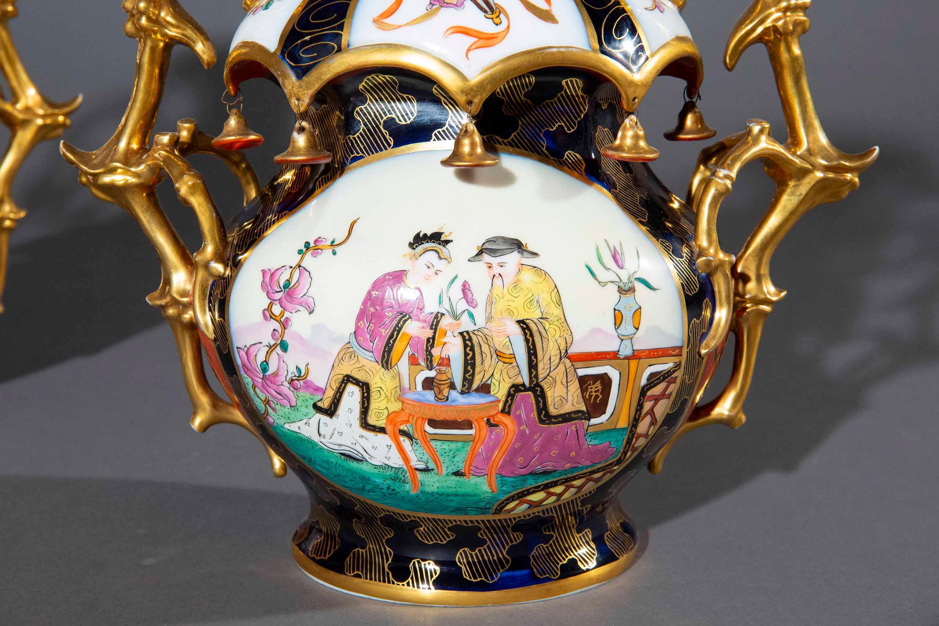 Coppia estremamente rara di vasi a pagoda Chinoiserie del XIX secolo, circa 1830 in vendita 10