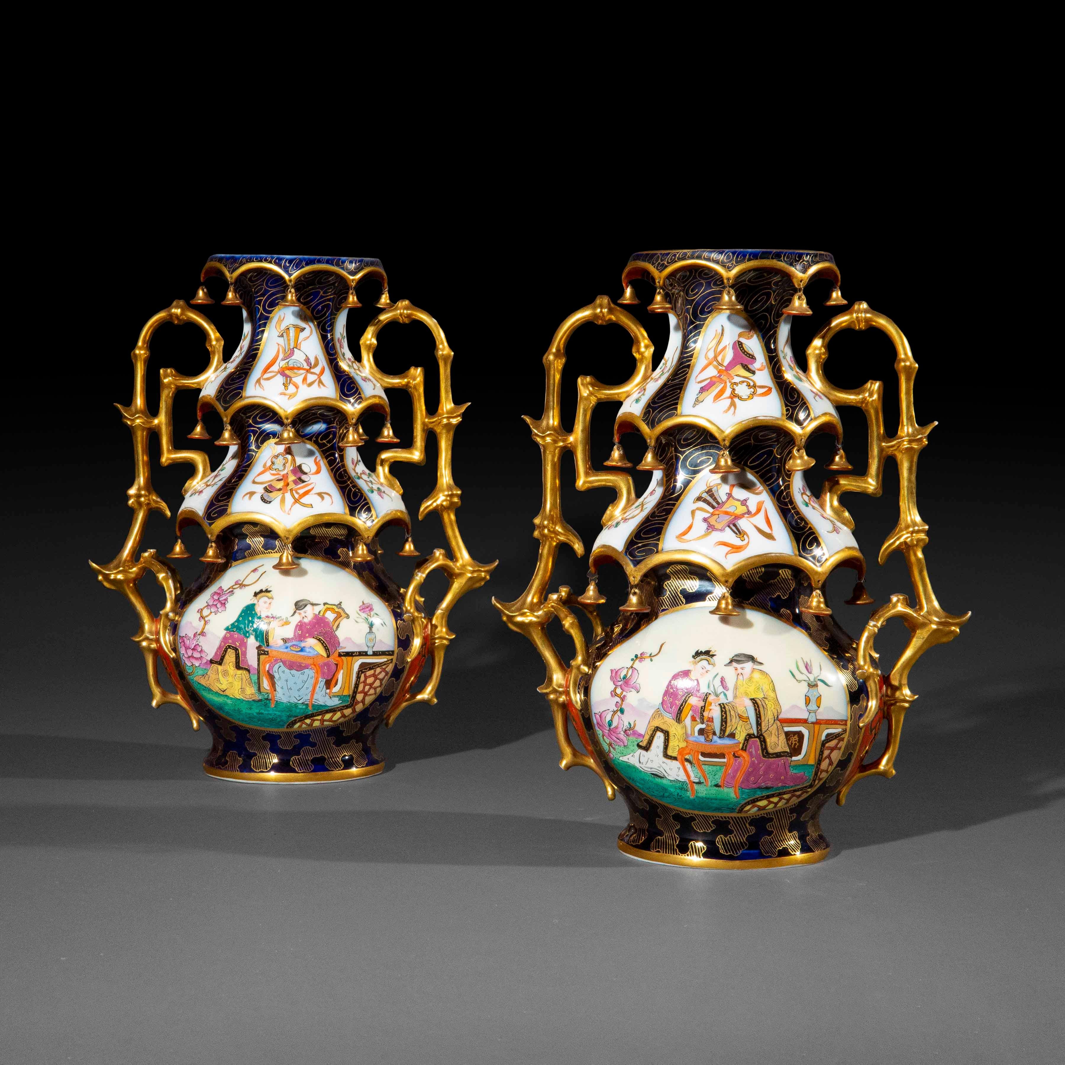 Coppia estremamente rara di vasi a pagoda Chinoiserie del XIX secolo, circa 1830 in vendita 13