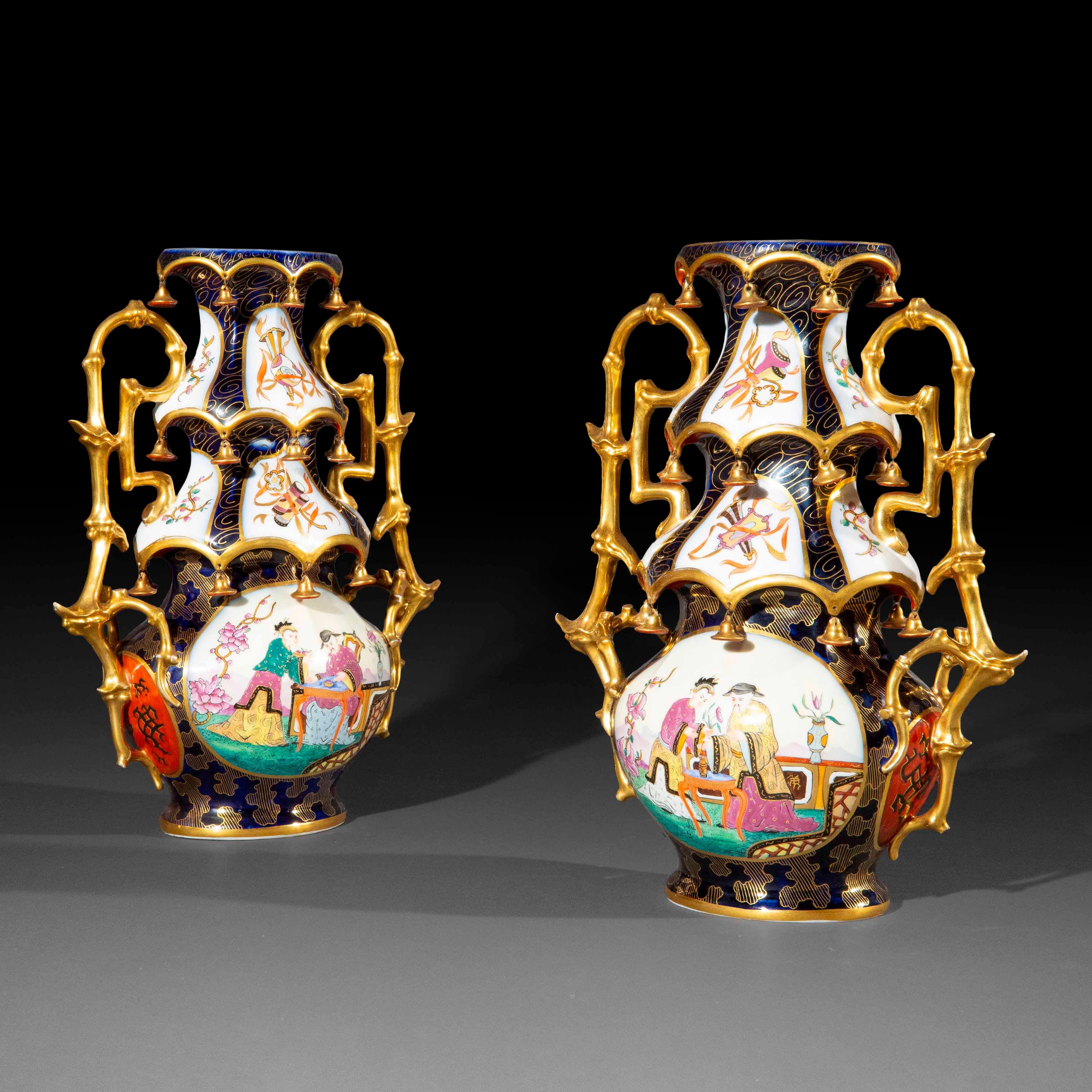 Coppia estremamente rara di vasi a pagoda Chinoiserie del XIX secolo, circa 1830 in vendita 1