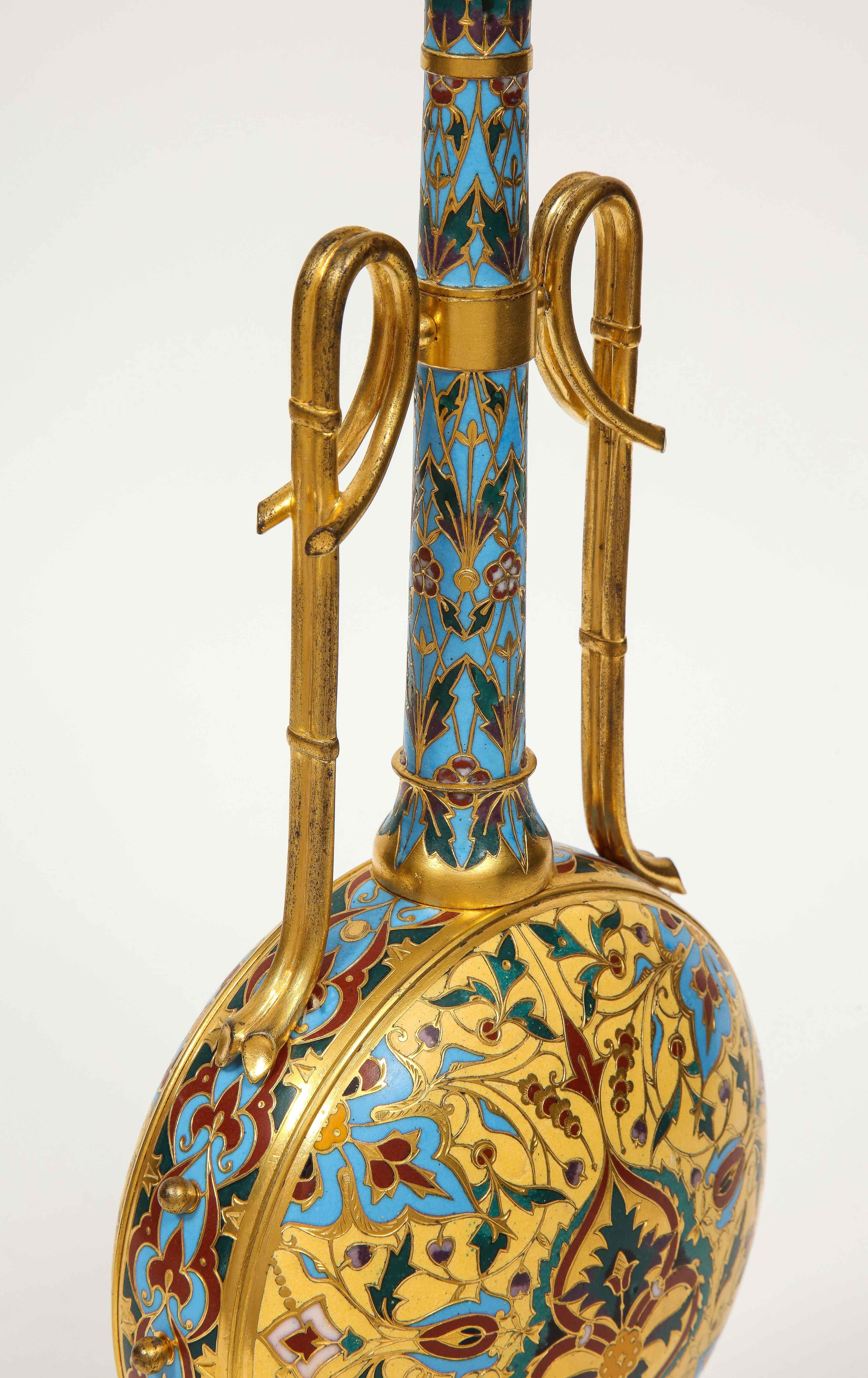 Paire de vases Ferdinand Barbedienne extrêmement rares en bronze doré et émail champlevé en vente 11