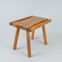 Estremamente raro sgabello da sauna / sport in pino di Perttu Mentula per Artek, anni '60