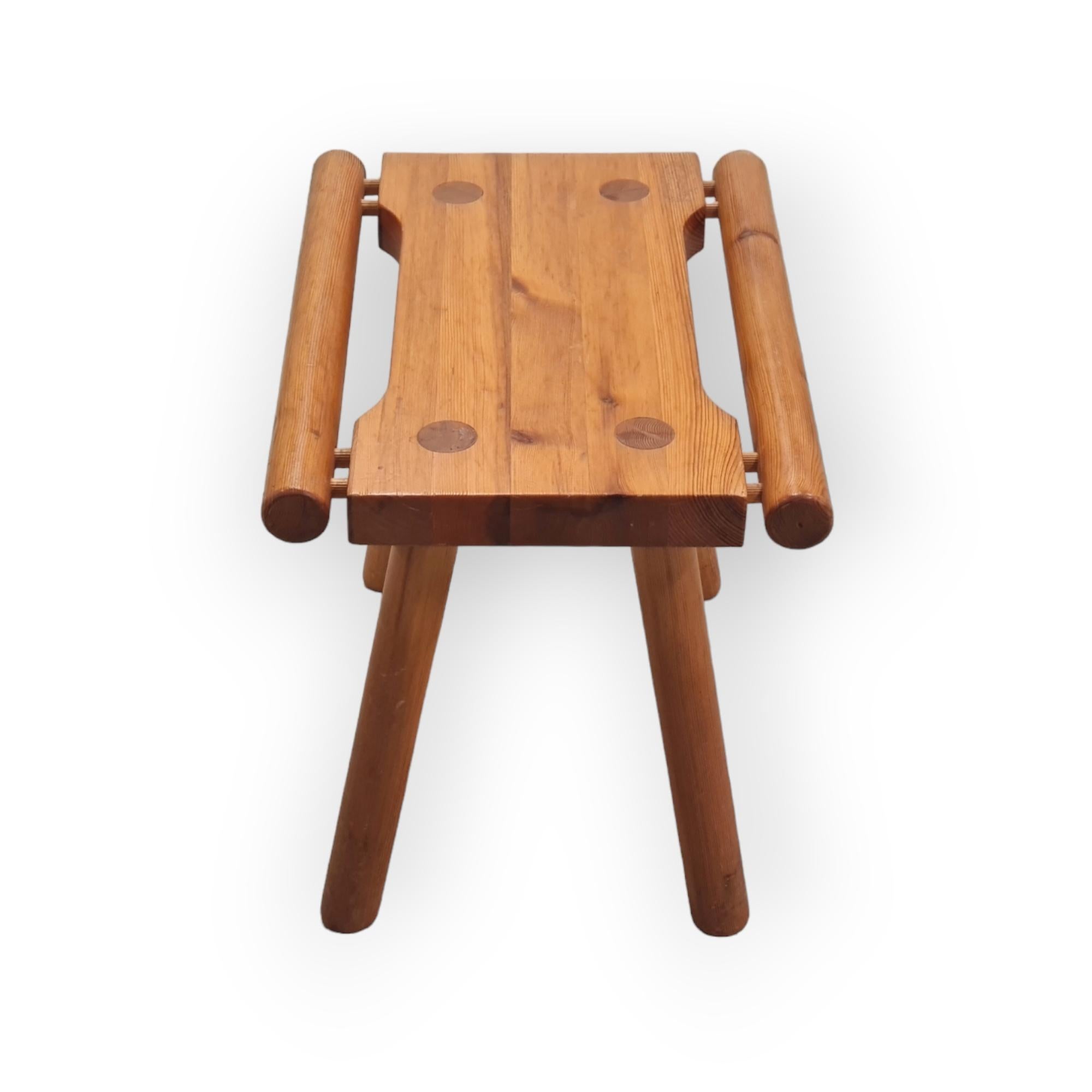 Extremely Rare Perttu Mentula Sauna / Sports Stool for Artek, 1960s In Good Condition For Sale In Helsinki, FI