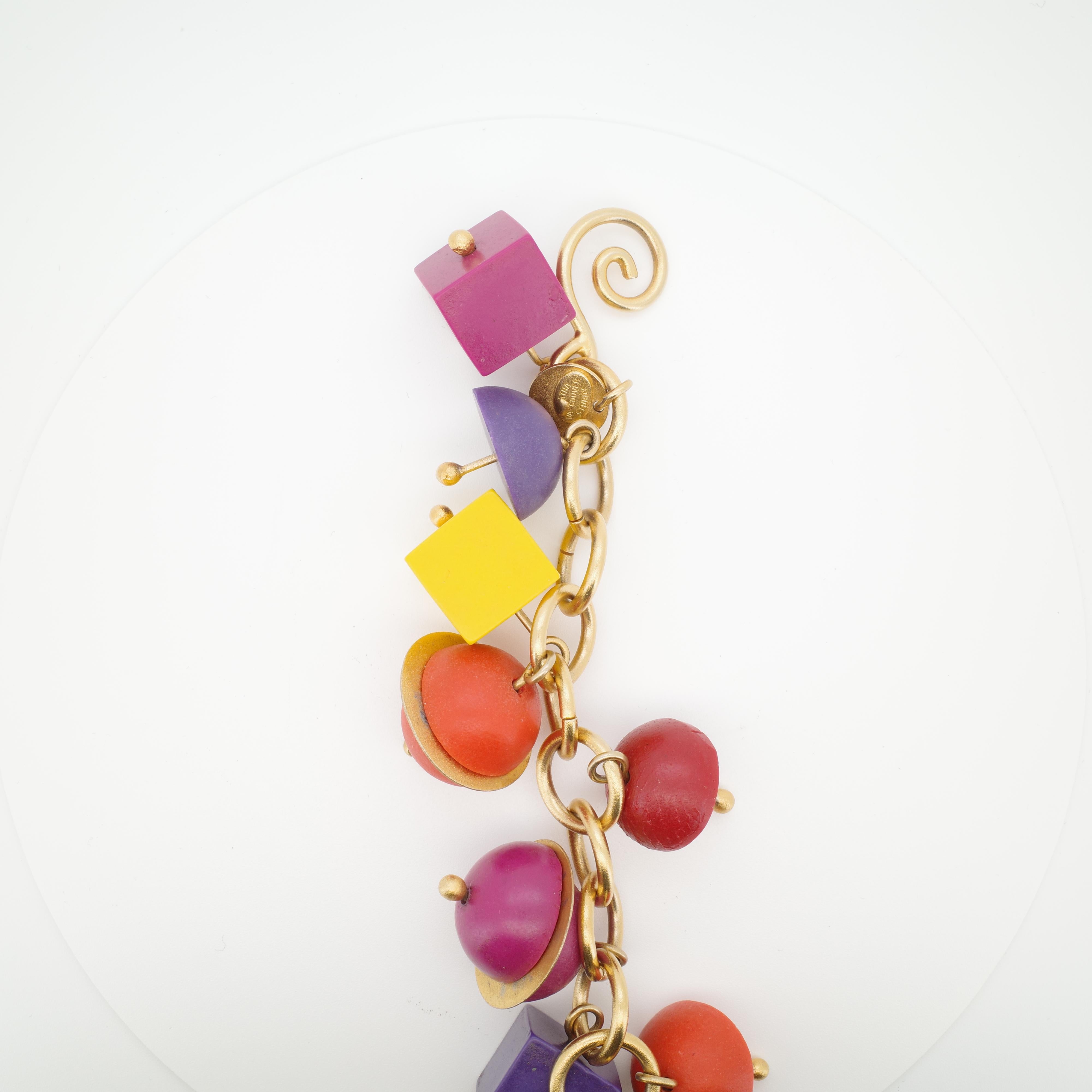 Estremamente raro, firmato negli anni '80 da Martha Sturdy, bracciale con charme geometrico In condizioni ottime in vendita a Northampton, MA