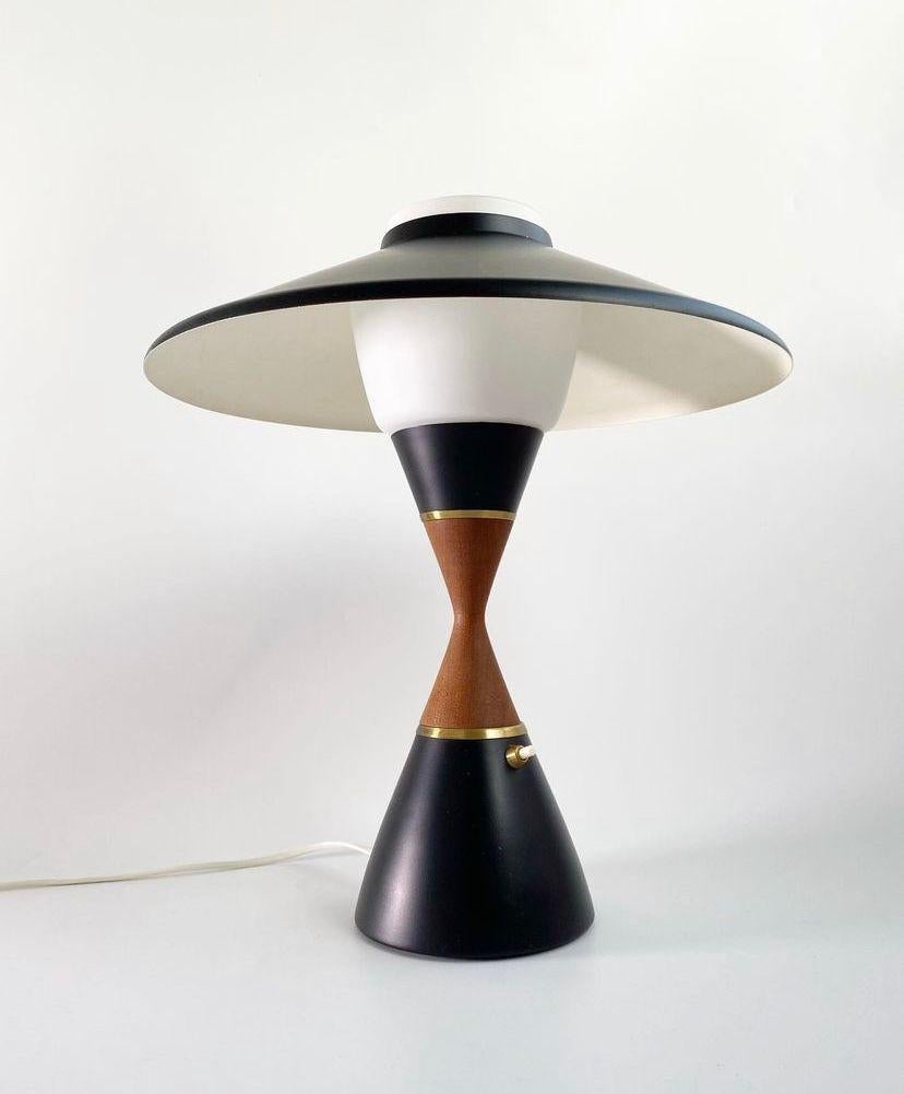 Extremely Rare Table Lamp by Svend Aage Holm Sørensen, Denmark, 1950s In Excellent Condition In תל אביב - יפו, IL