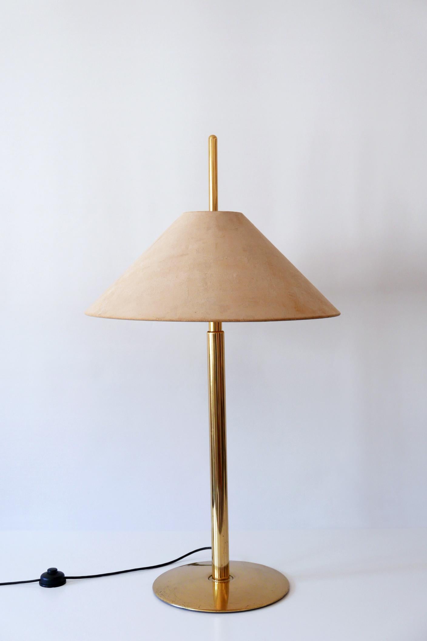 telescopic floor lamp