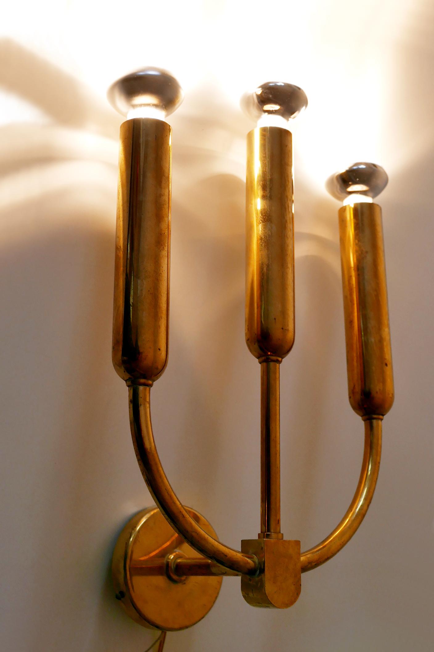 Extremely Rare Three-Flamed Mid-Century Modern Brass Wall Lamp or Sconce, 1950s In Good Condition In Munich, DE