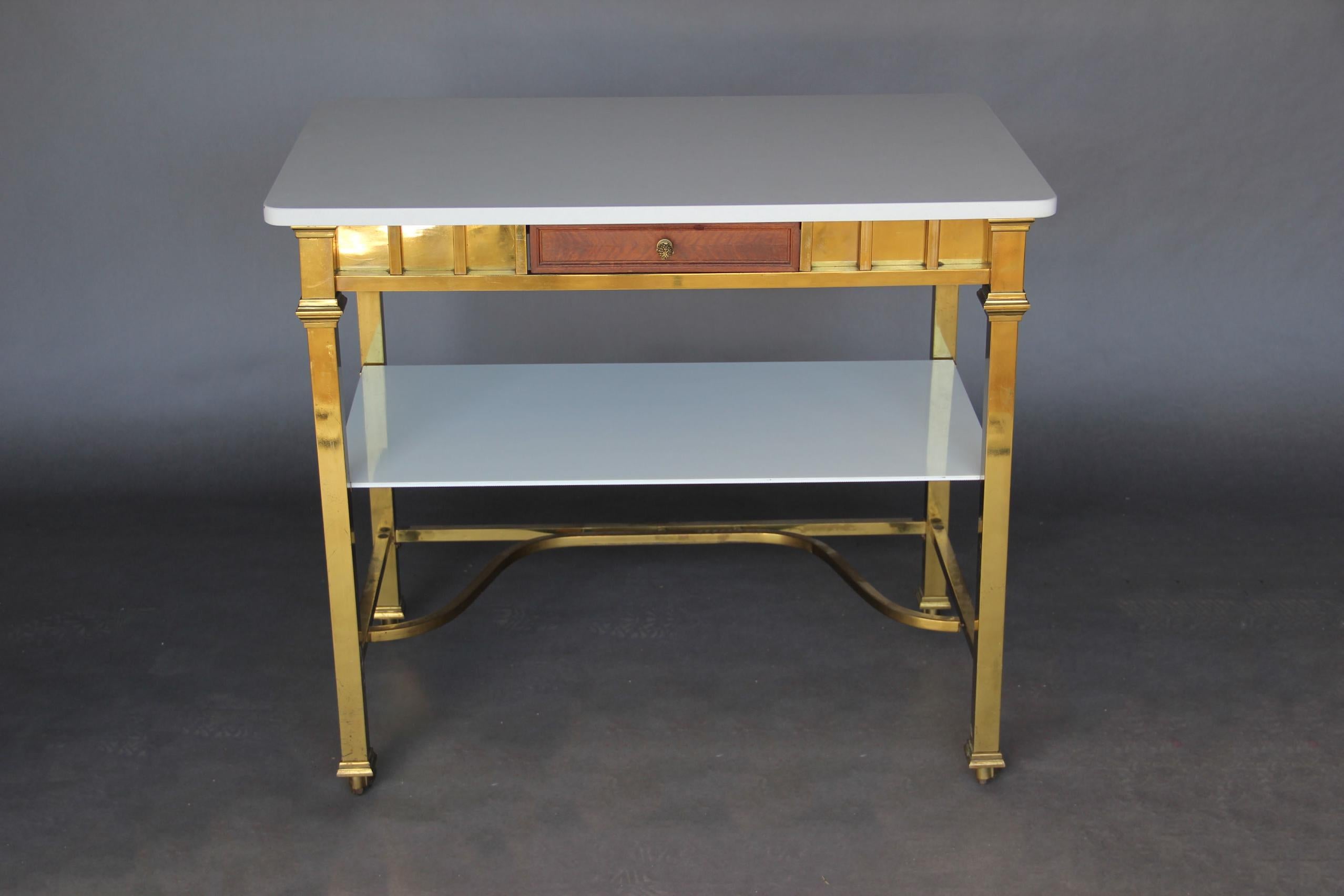 A large centre console with matching end stands.
Bold and interesting combination
Each end stand measures 15.75 x 33.5.
