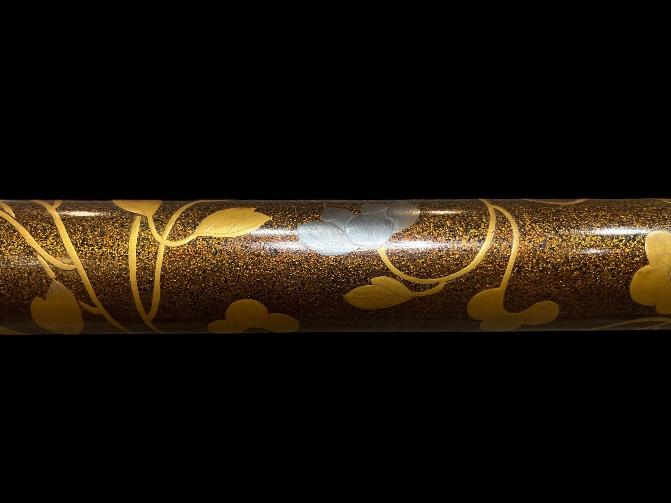 Extremadamente Raro Colgador de Kimono del Clan Tokugawa con Laca Maki-e. Periodo Edo en venta 4