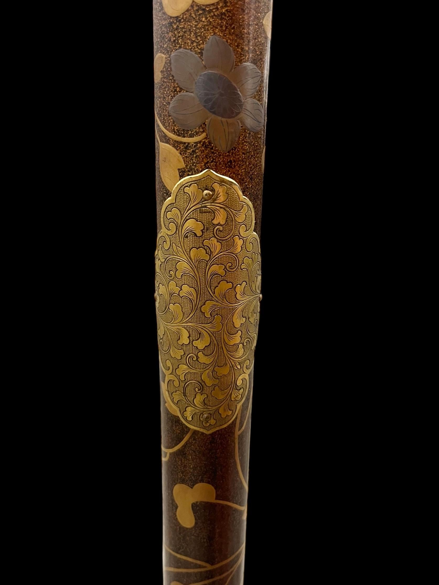 Extremadamente Raro Colgador de Kimono del Clan Tokugawa con Laca Maki-e. Periodo Edo en venta 8