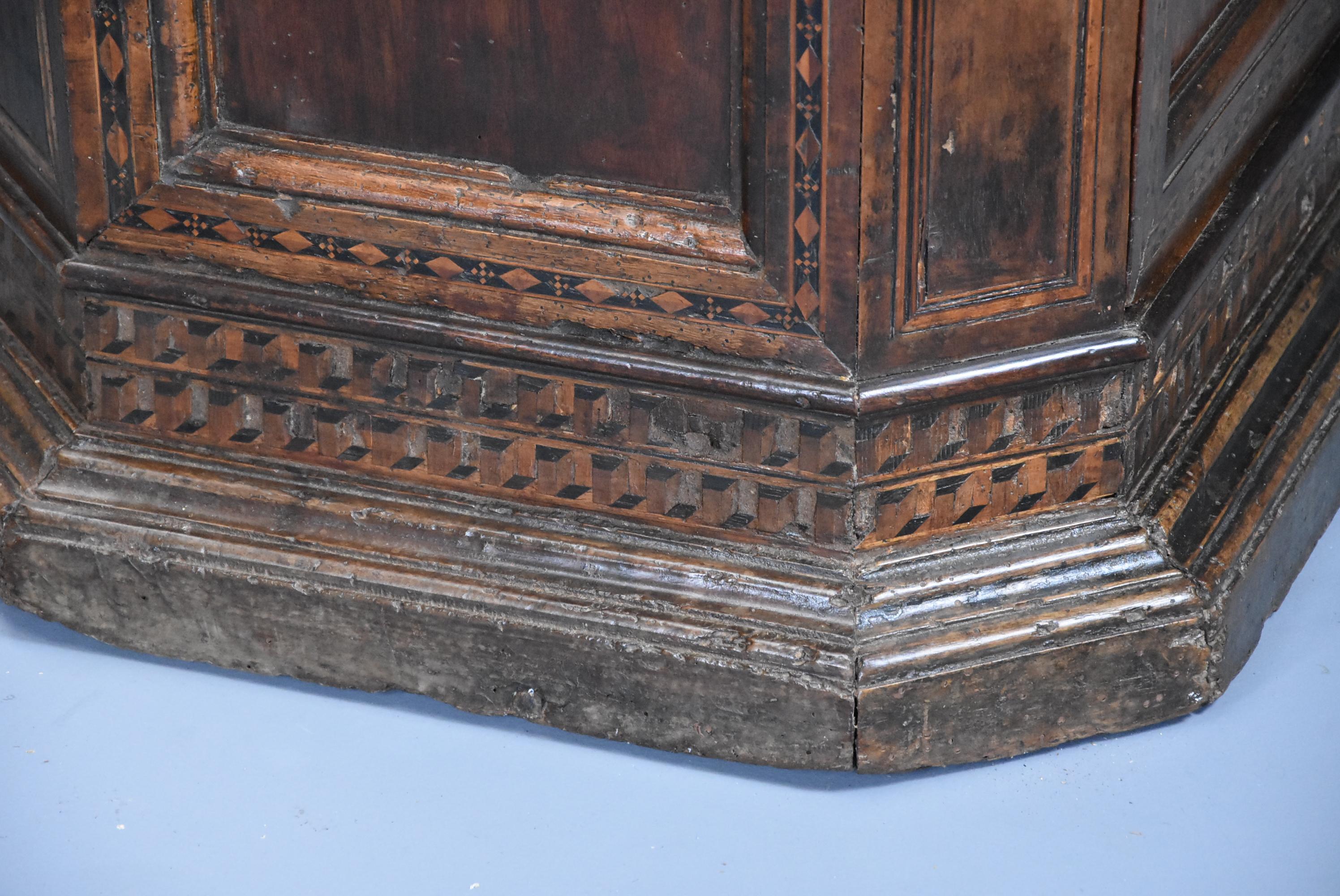 Extremely Rare Tuscan 15th Century Early Renaissance Walnut Sacristy Cupboard For Sale 7