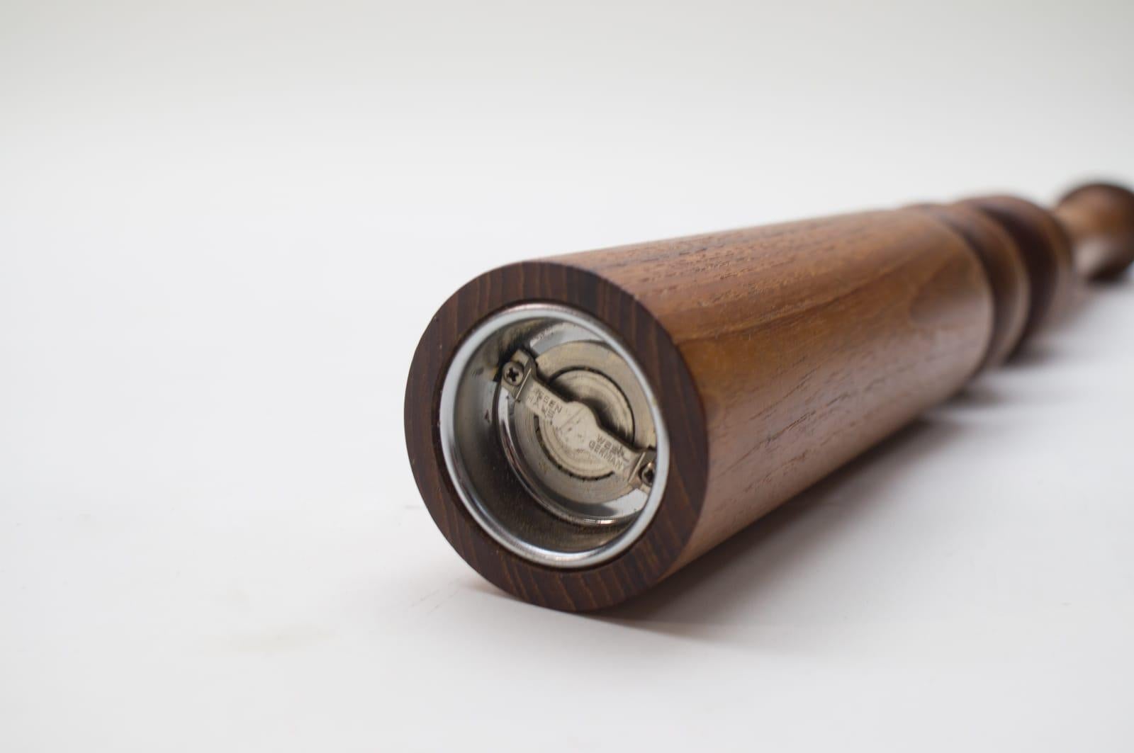 Metà XX secolo Estremamente raro, molto grande, Pepper Mil scandinavo in teak, anni '60, Danimarca in vendita