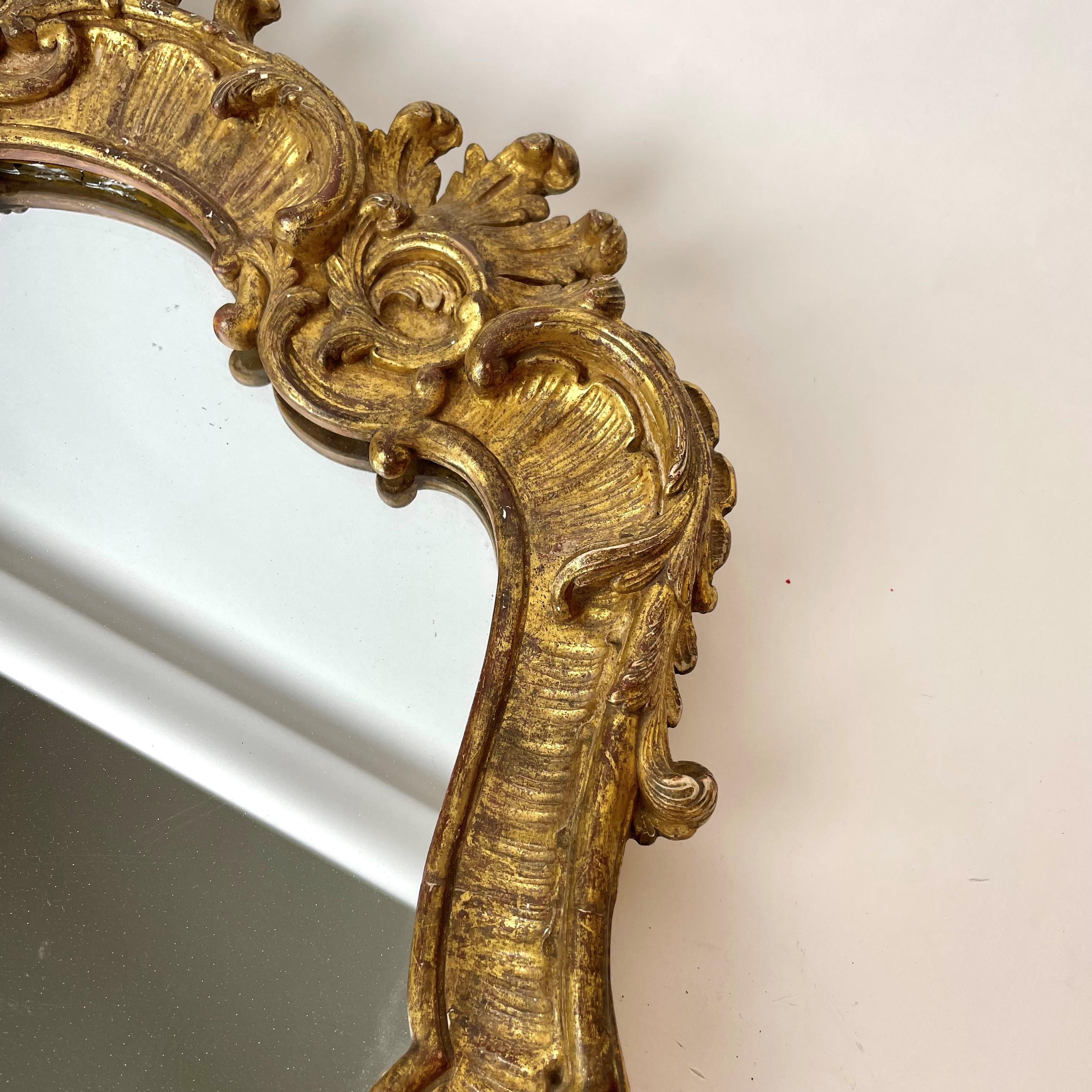 Elegant French Rococo Mirror with original gilding from Mid-18th Century For Sale 4