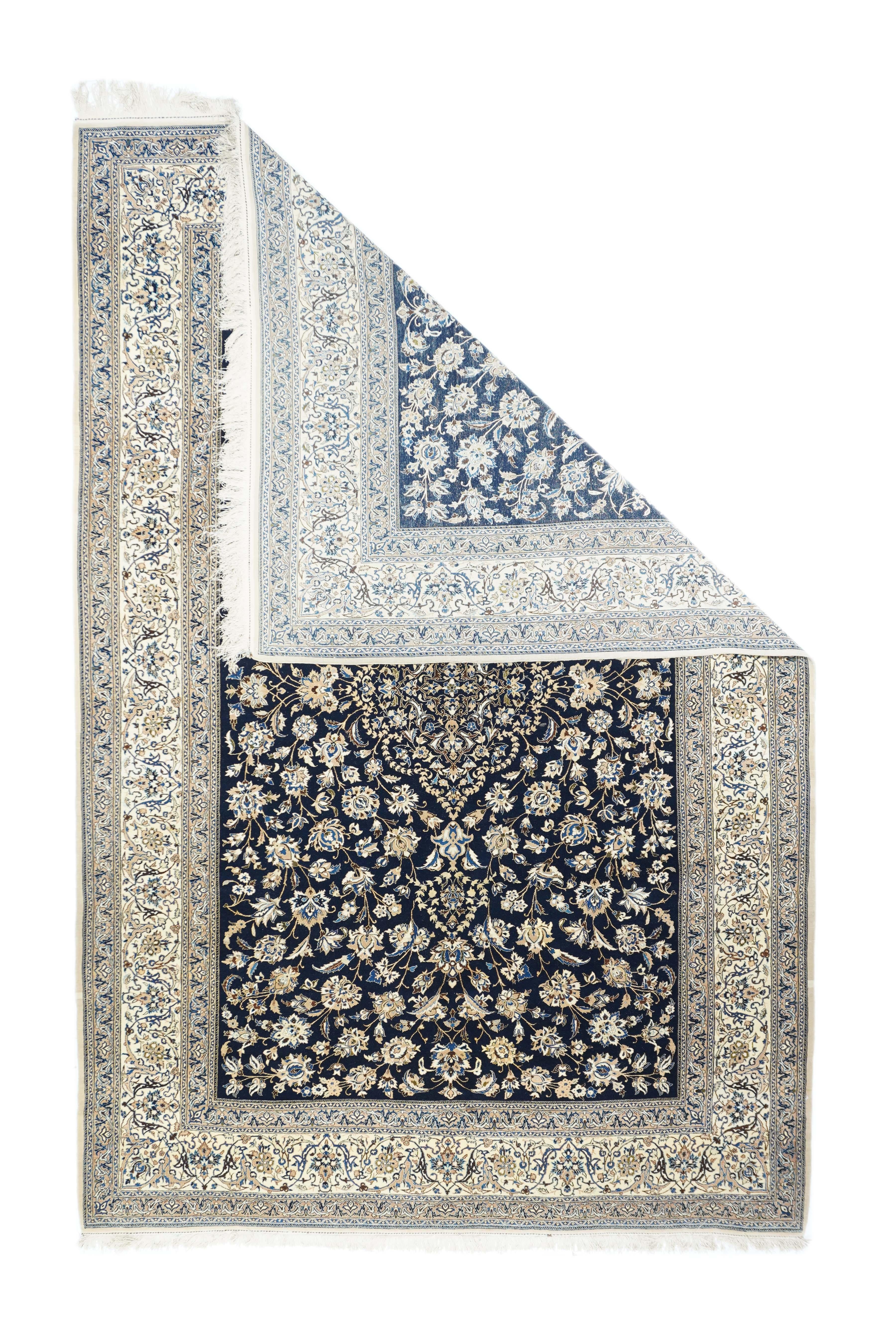Äußerst feiner antiker persischer Nain-Teppich, handgeknüpft, um 1920

Design/One: Blumen

Nain-Teppiche werden mit dem persischen Knoten hergestellt und haben in der Regel zwischen 300 und 700 Knoten pro Quadratzoll, wobei der Flor in der Regel