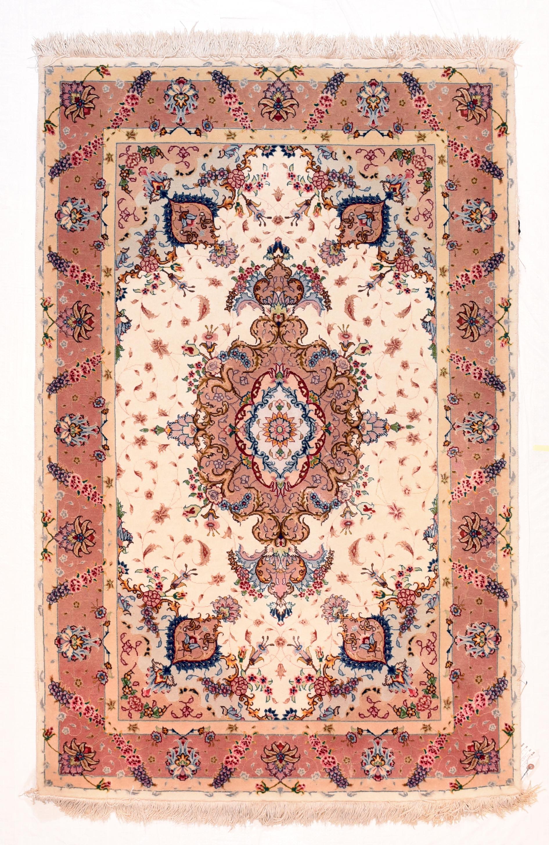 Extremly Fine Persian Tabriz Benam Rug, Hand Knotted, circa 1970s In Excellent Condition For Sale In New York, NY