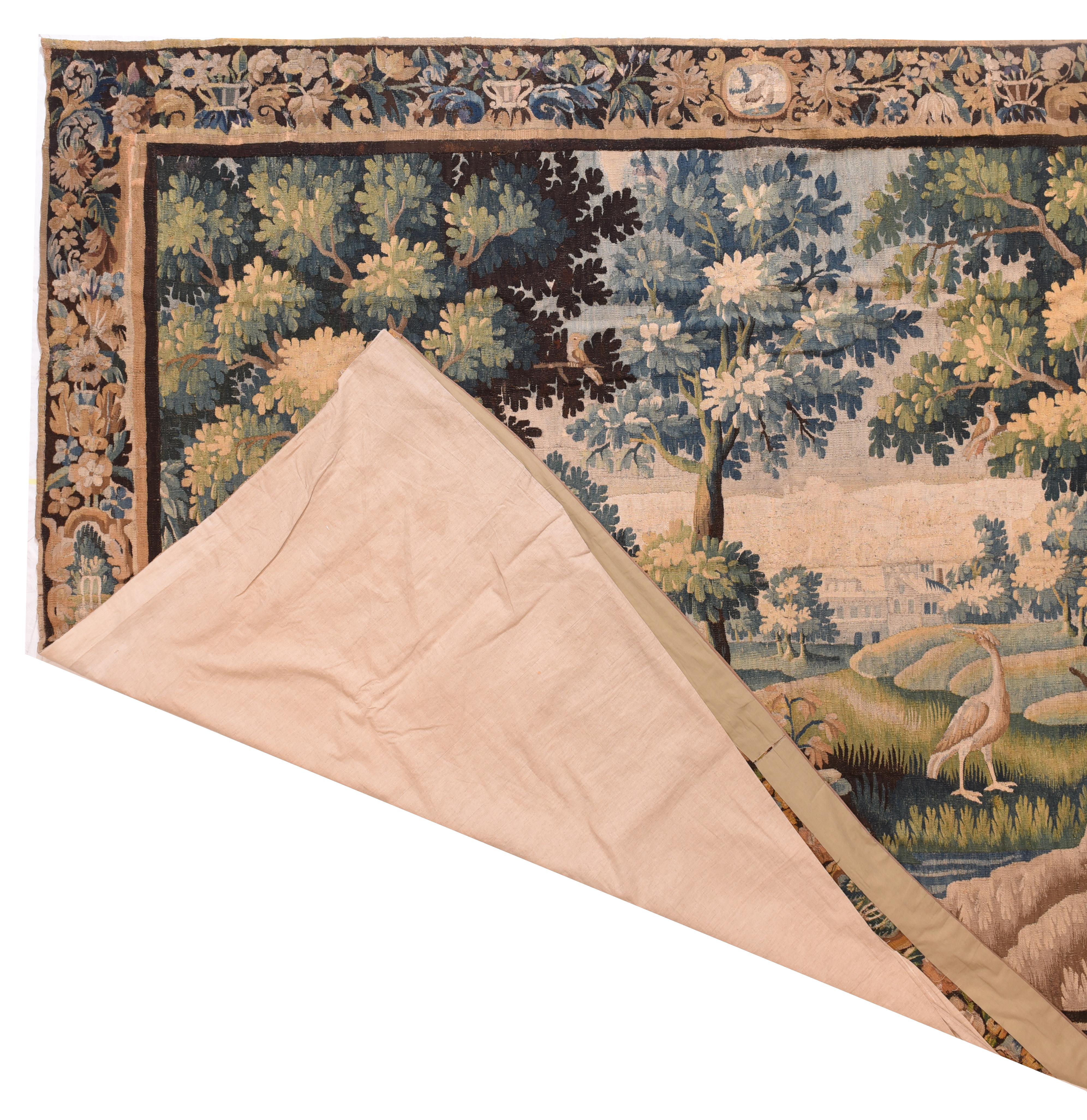 La tapisserie est une forme d'art textile, traditionnellement tissée à la main sur un métier à tisser. La tapisserie est un tissage face trame, dans lequel tous les fils de chaîne sont cachés dans l'ouvrage achevé, contrairement au tissage de tissu