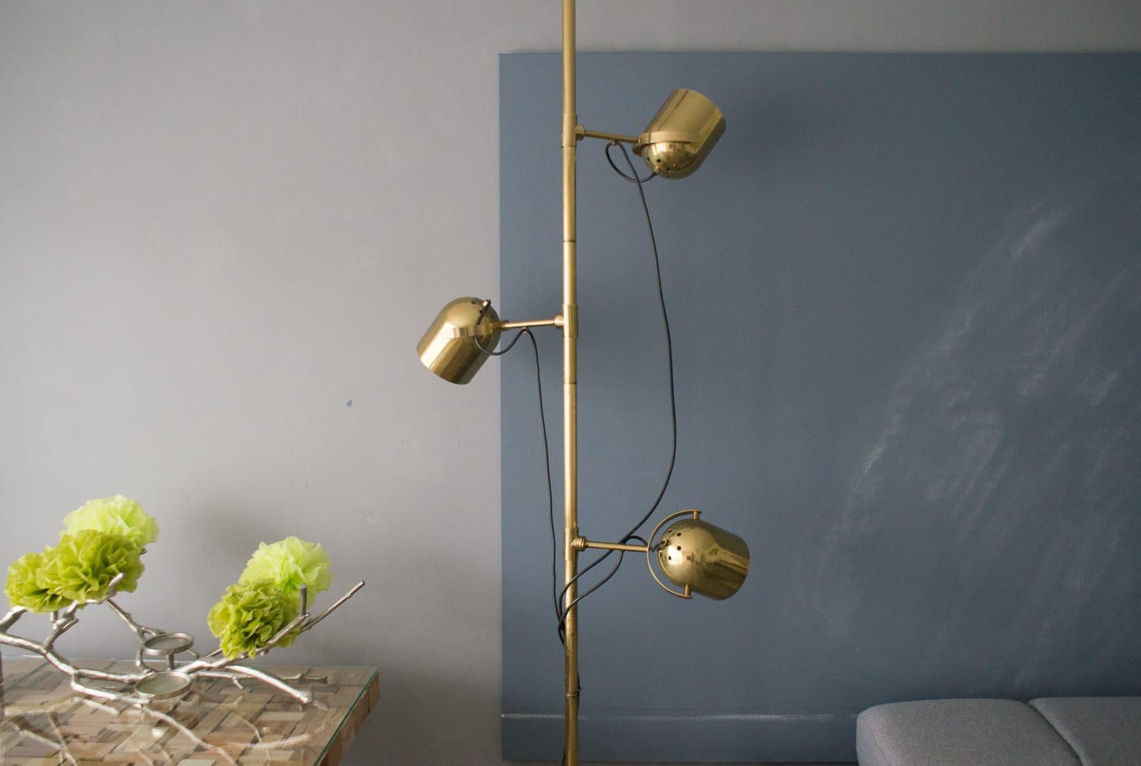 Extremely rare and high quality brass lamp, Model S 100, 1970s-1980s. 

The lamp has a beautiful patina and a few traces of use, everything in the ready to live condition.

Ceiling height must be between 247cm-259cm.

We wrote with Florian