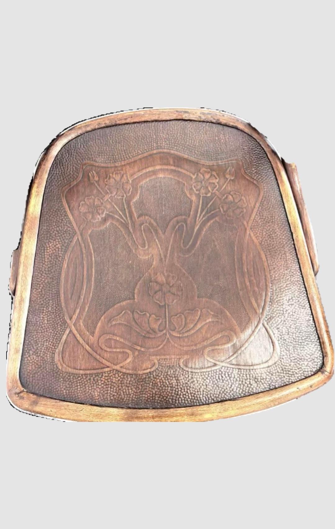 Extremly rare Thonet Mazowia chair.
Beautiful rare art noveau motif.
Perfect condition,original finish,just patina during the years.
