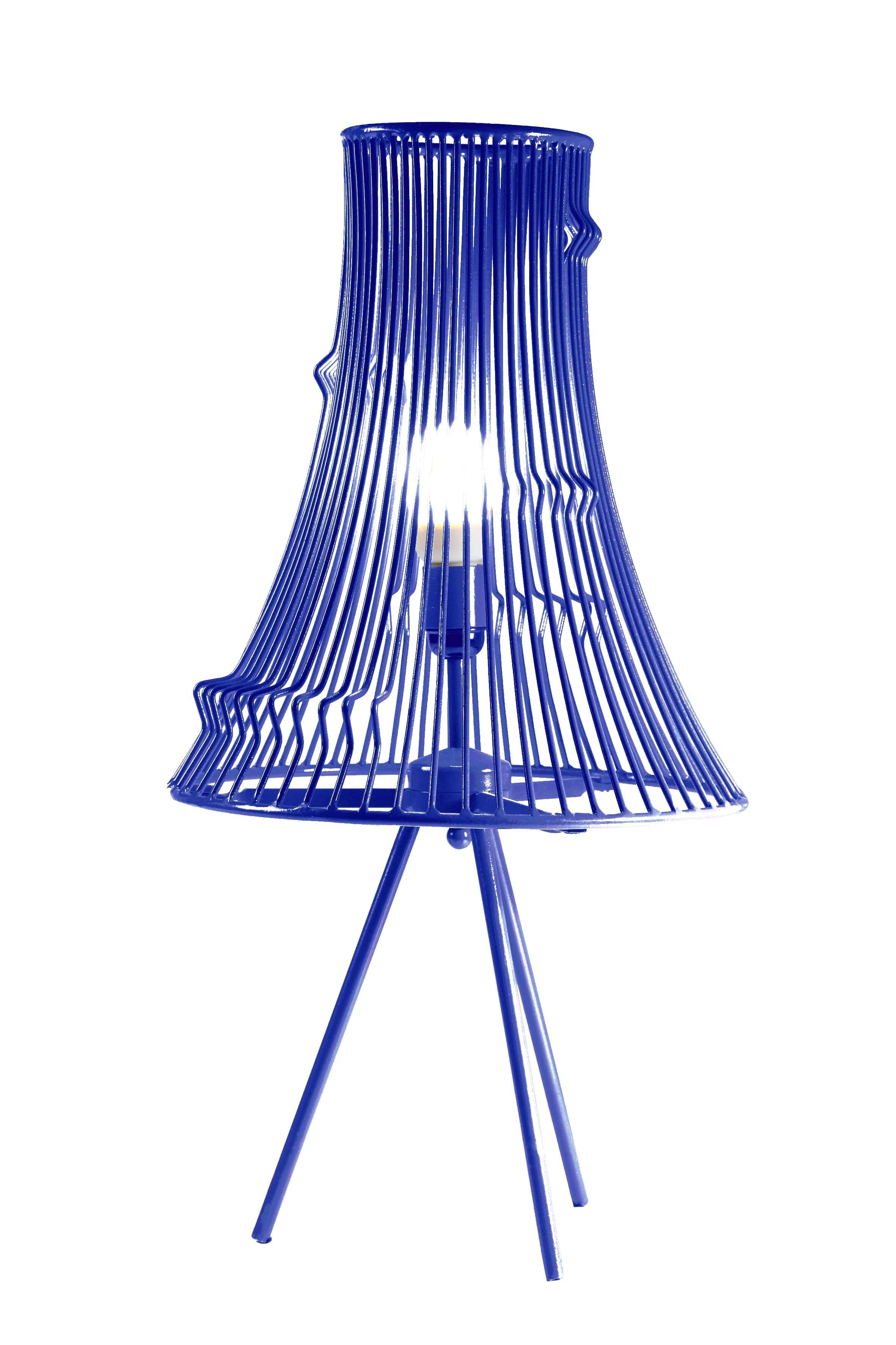  Its structure is a mesh of metal wire carefully powder coated for a even and smooth finish. Made to Order. 

Utu Lamps is part of the Mambo Unlimited Ideas design group from Portugal.
Utu’s contemporary aesthetic results in original top-quality