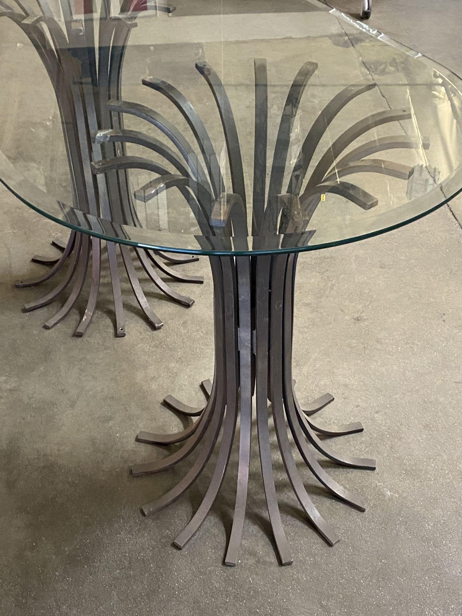 Extruded Aluminum Outdoor/Patio Dining Table In Excellent Condition For Sale In Van Nuys, CA