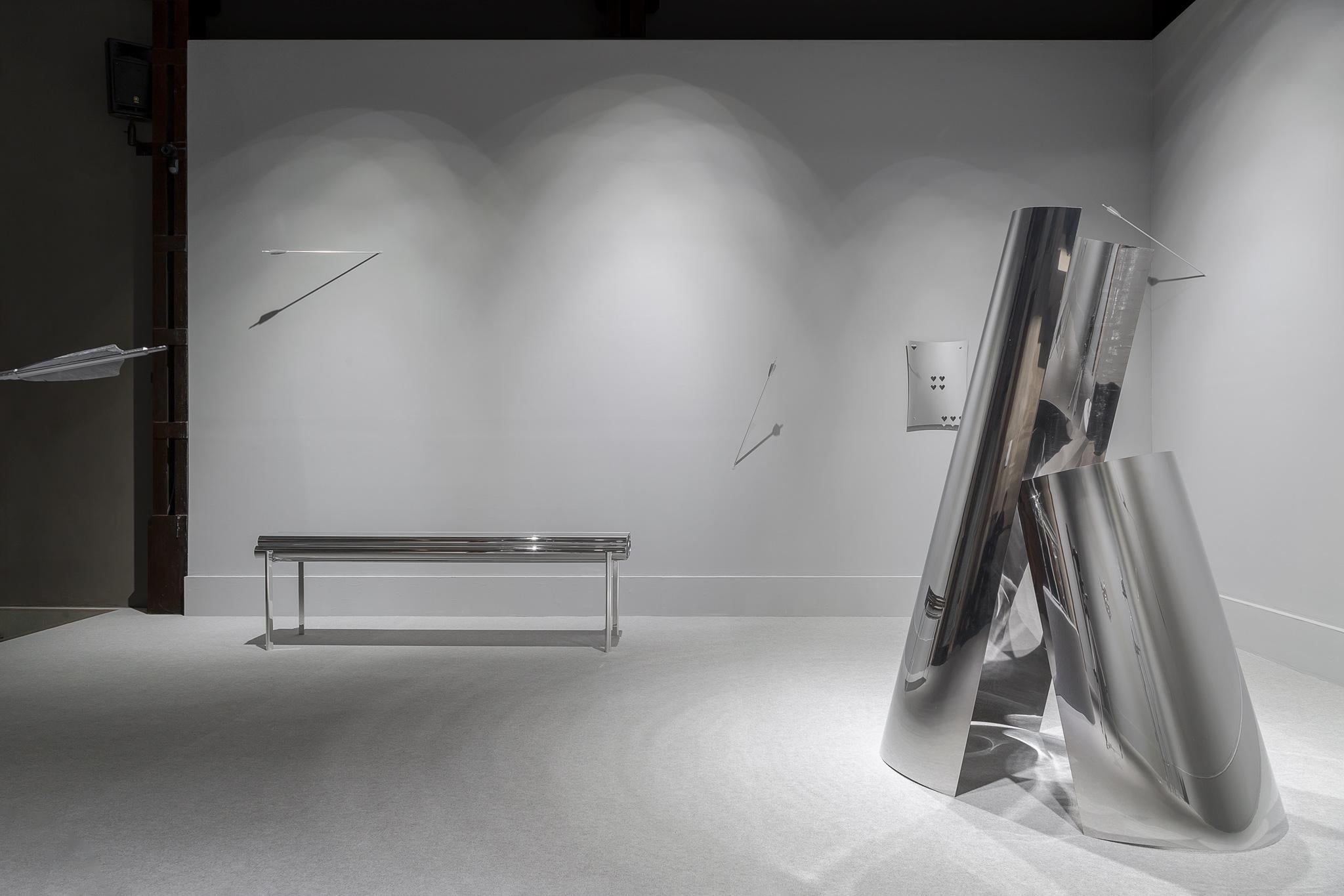 Polished Extruded and polished aluminium bench 
