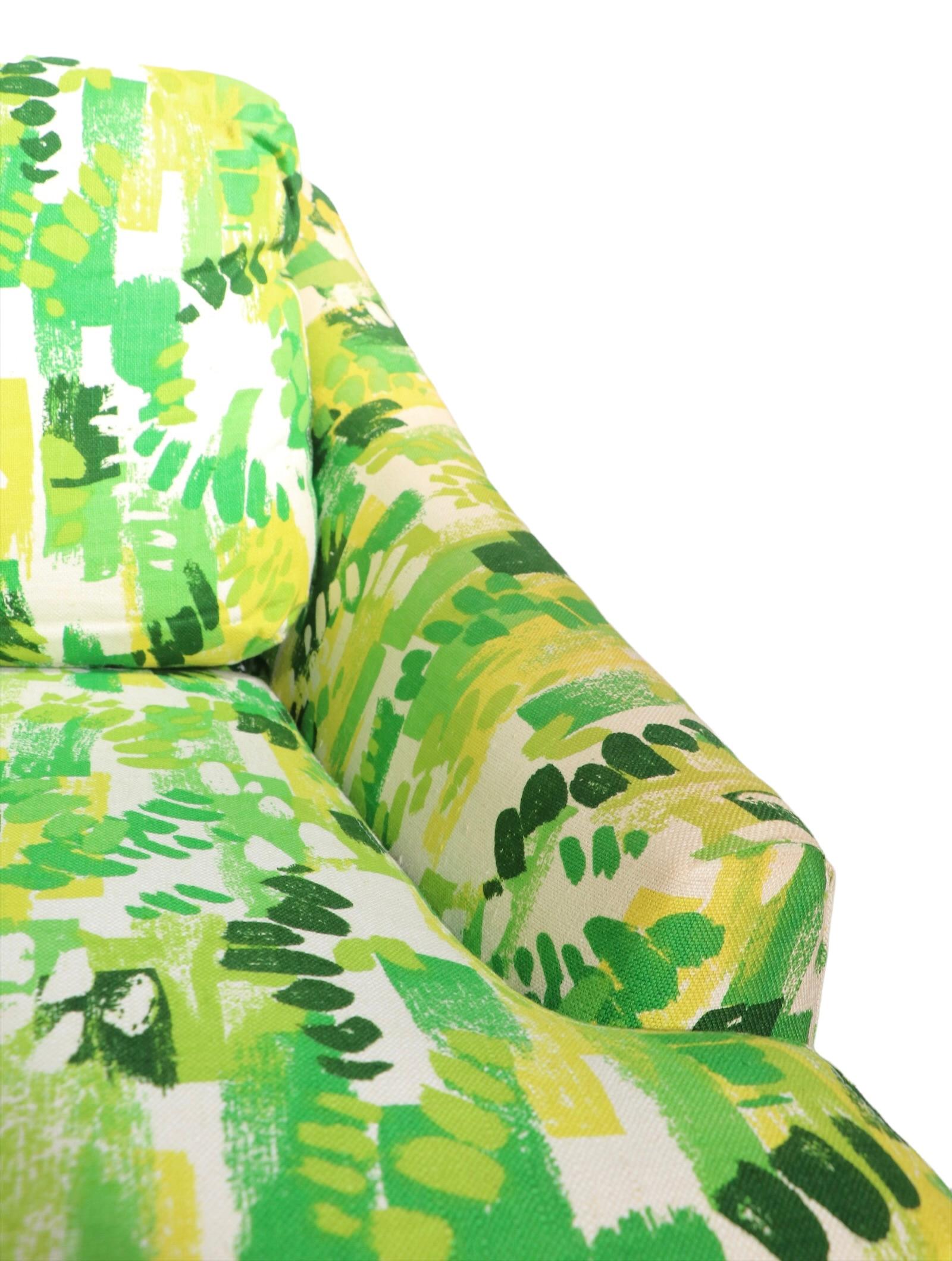 Tissu d'ameublement Chaise longue pivotante exubérante en tissu imprimé vert par Selling of Monroe, années 1970 en vente
