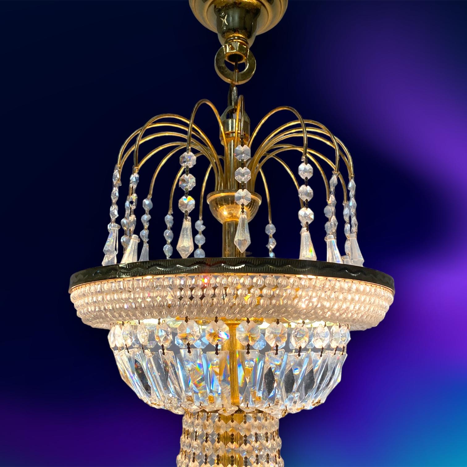 Exuberante Lámpara de Diseño Araña de Cinco Plantas For Sale 5