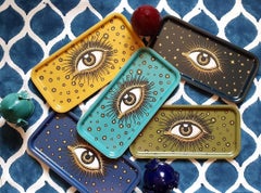 Gelbes Serviertablett aus Birkenholz mit Ösen