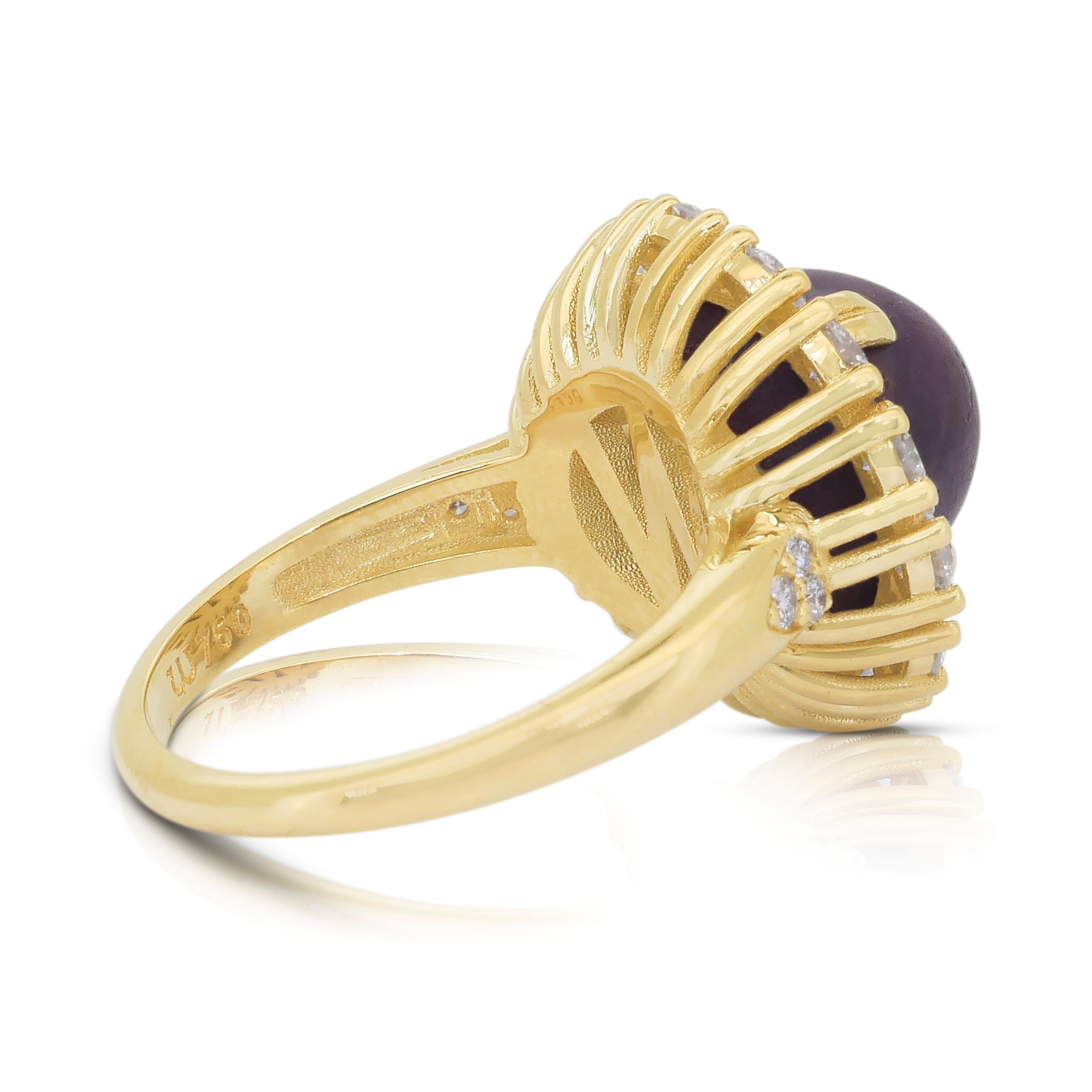 Eye-Catching 12.52ct Rare Star Sapphire and Diamonds Cocktail Ring In New Condition For Sale In רמת גן, IL