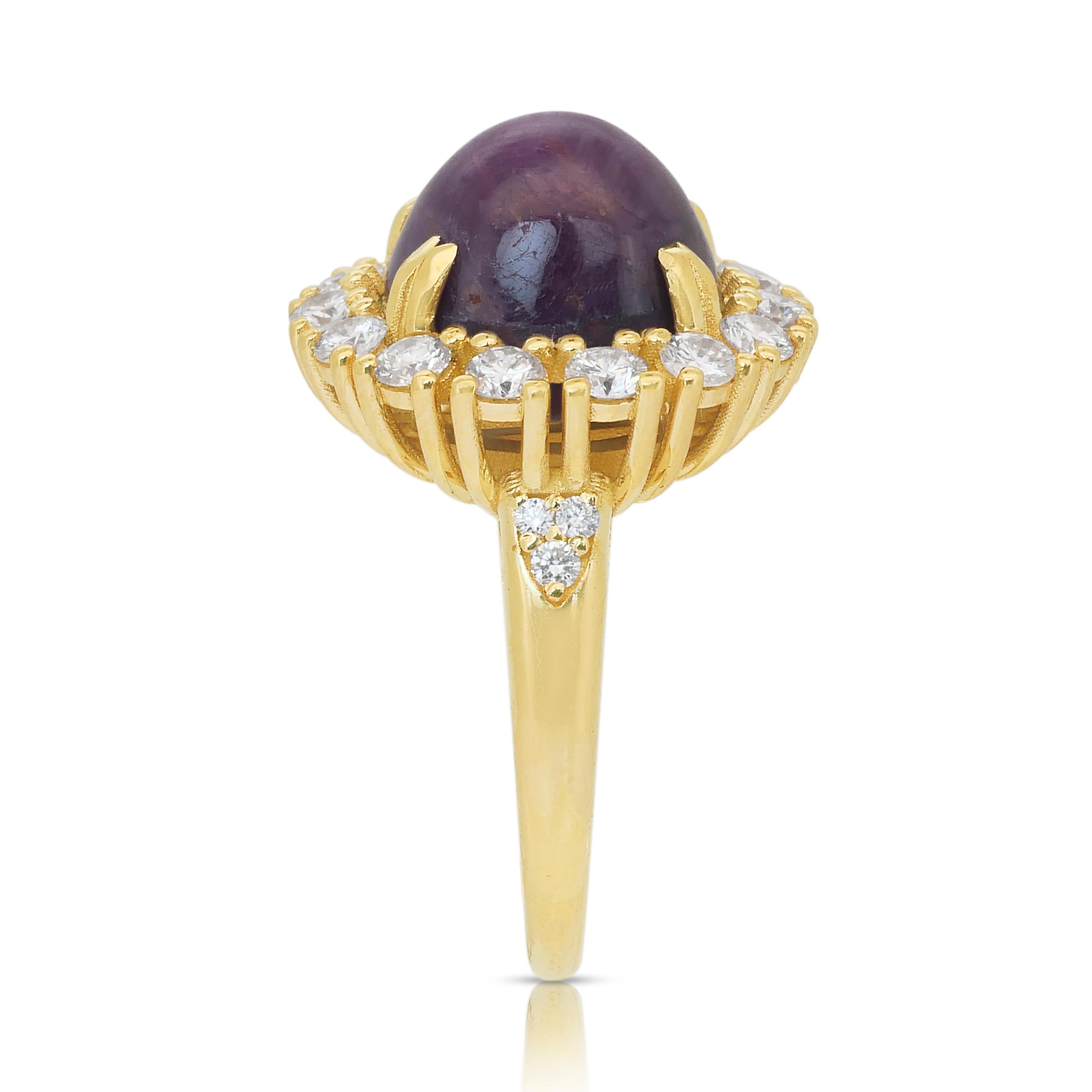 Eye-Catching 12.52ct Rare Star Sapphire and Diamonds Cocktail Ring For Sale 2