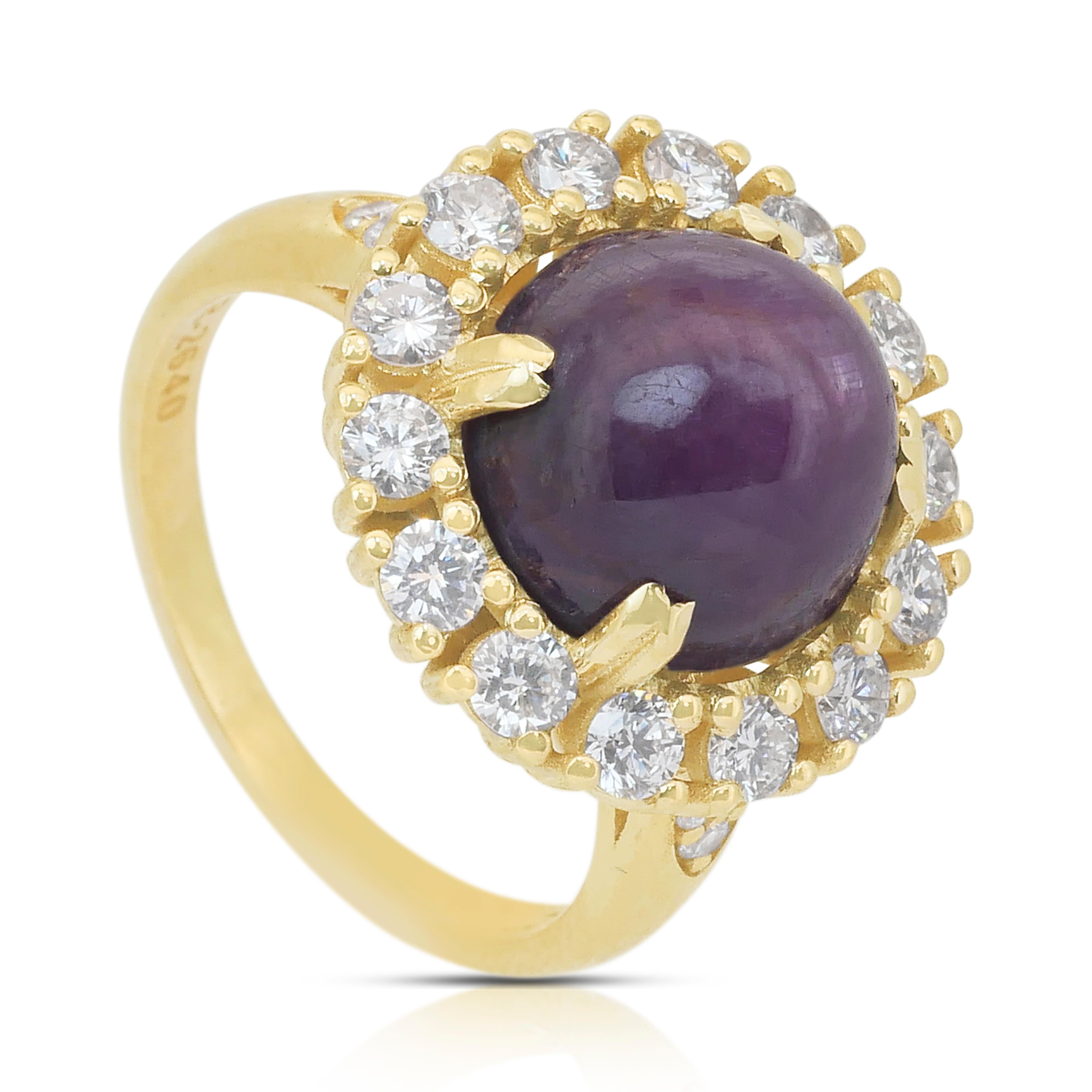 Eye-Catching 12.52ct Rare Star Sapphire and Diamonds Cocktail Ring For Sale 3