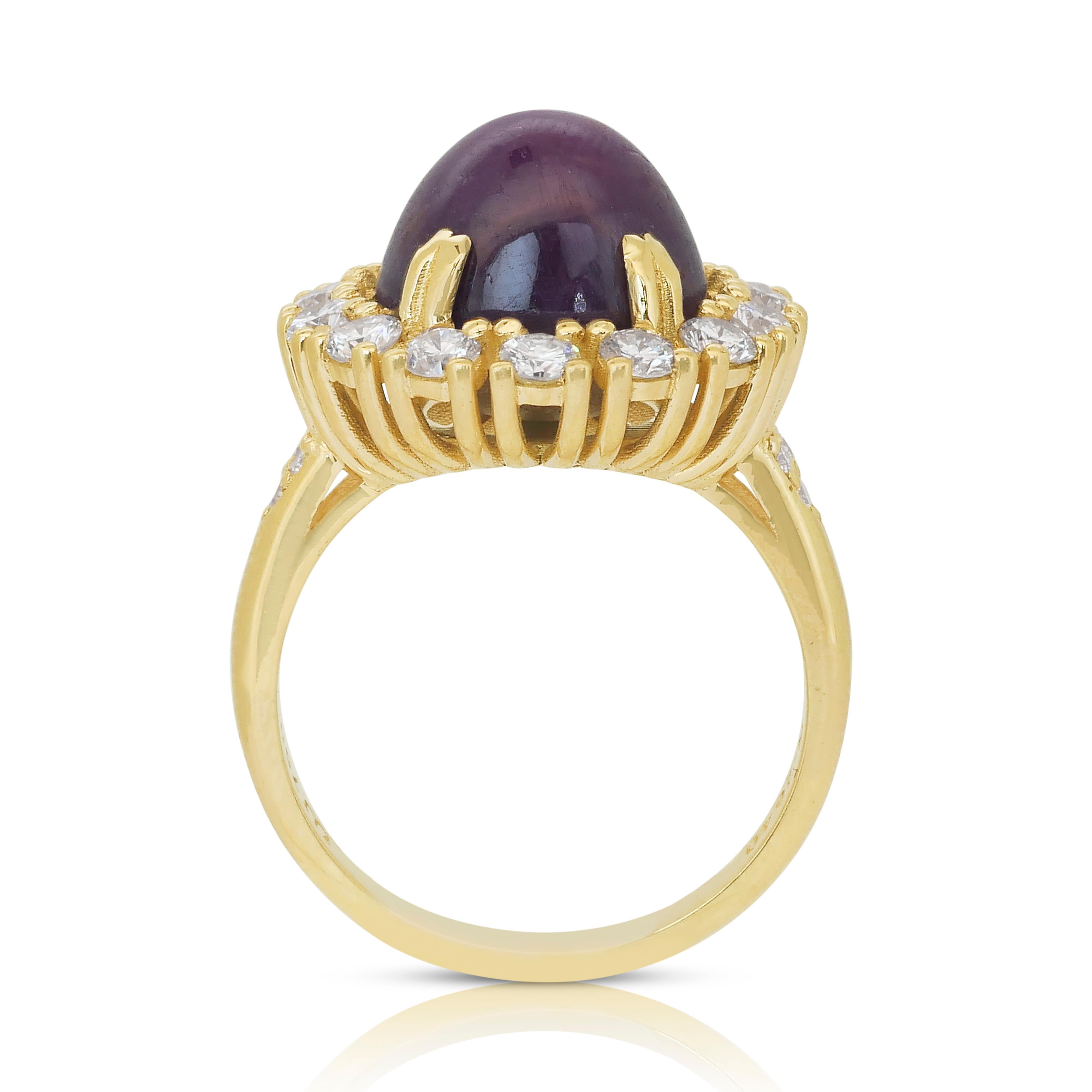 Eye-Catching 12.52ct Rare Star Sapphire and Diamonds Cocktail Ring For Sale 4