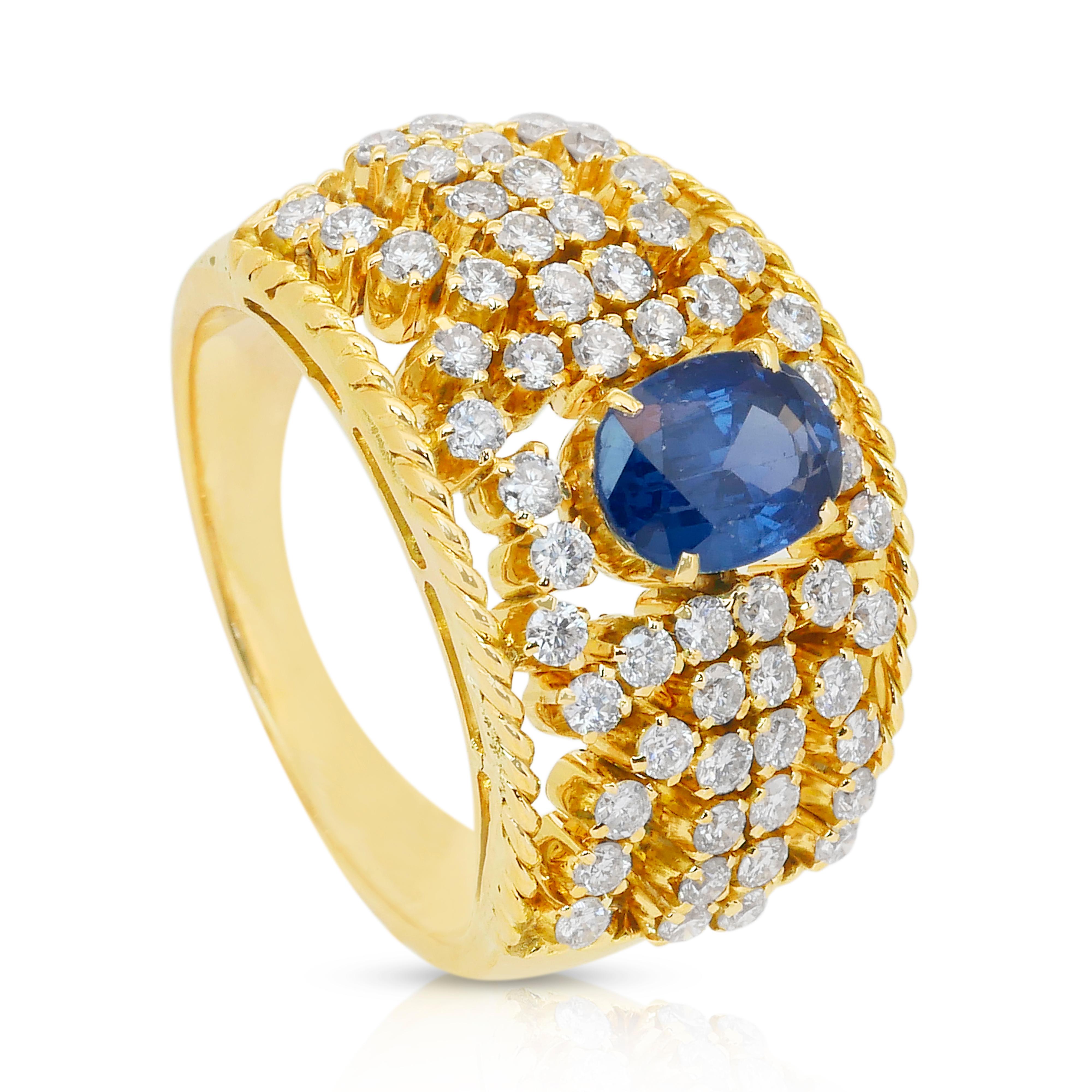 Bague de cocktail en or jaune 18k avec saphir et diamants de 2,83ct en vente 3
