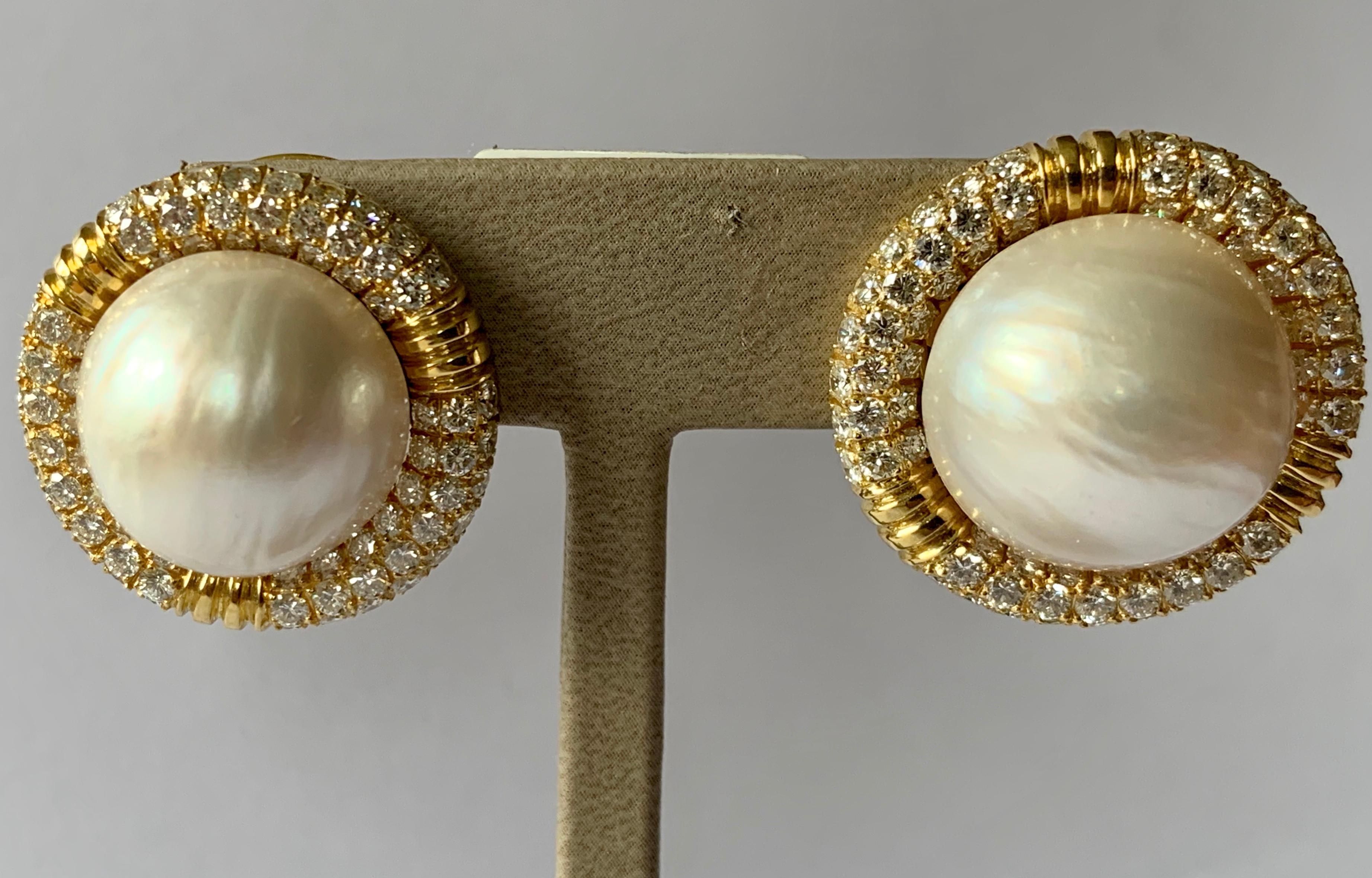 Eye-Catching Retro Chanel Style 18 Karat Gold Diamond and Mabe Pearl Ear Clips For Sale 1