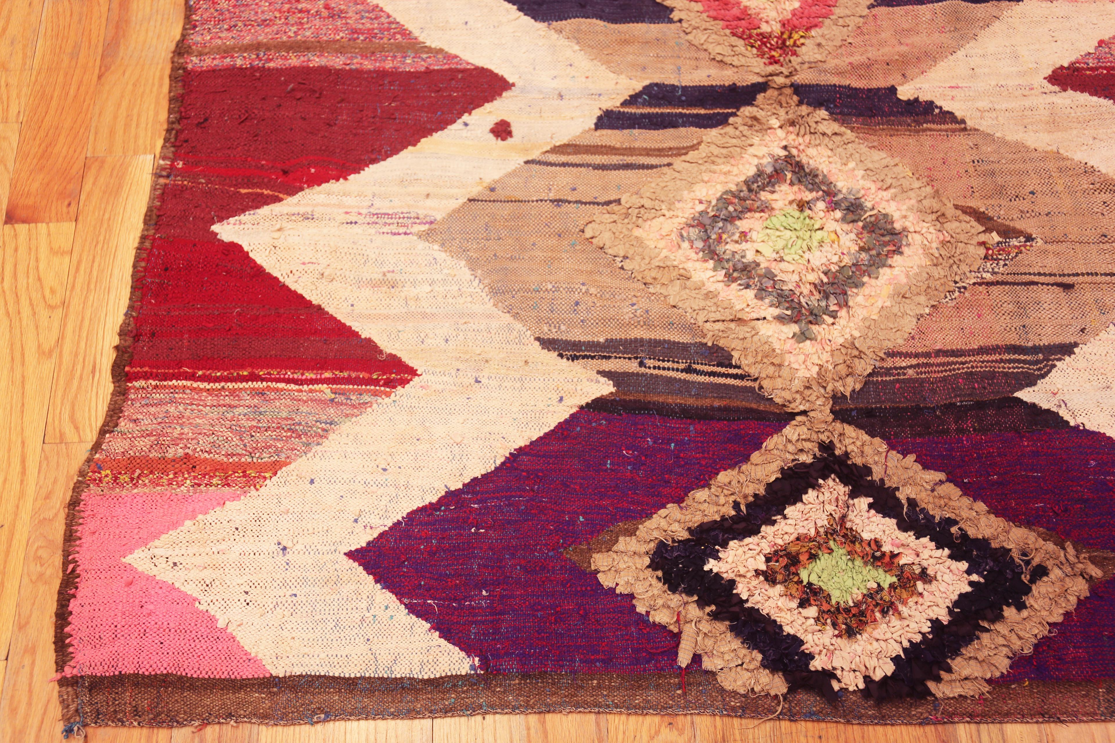 Eye-Catching Vintage Moroccan Boucherouite Geometric Rug 5' x 8' In Good Condition For Sale In New York, NY