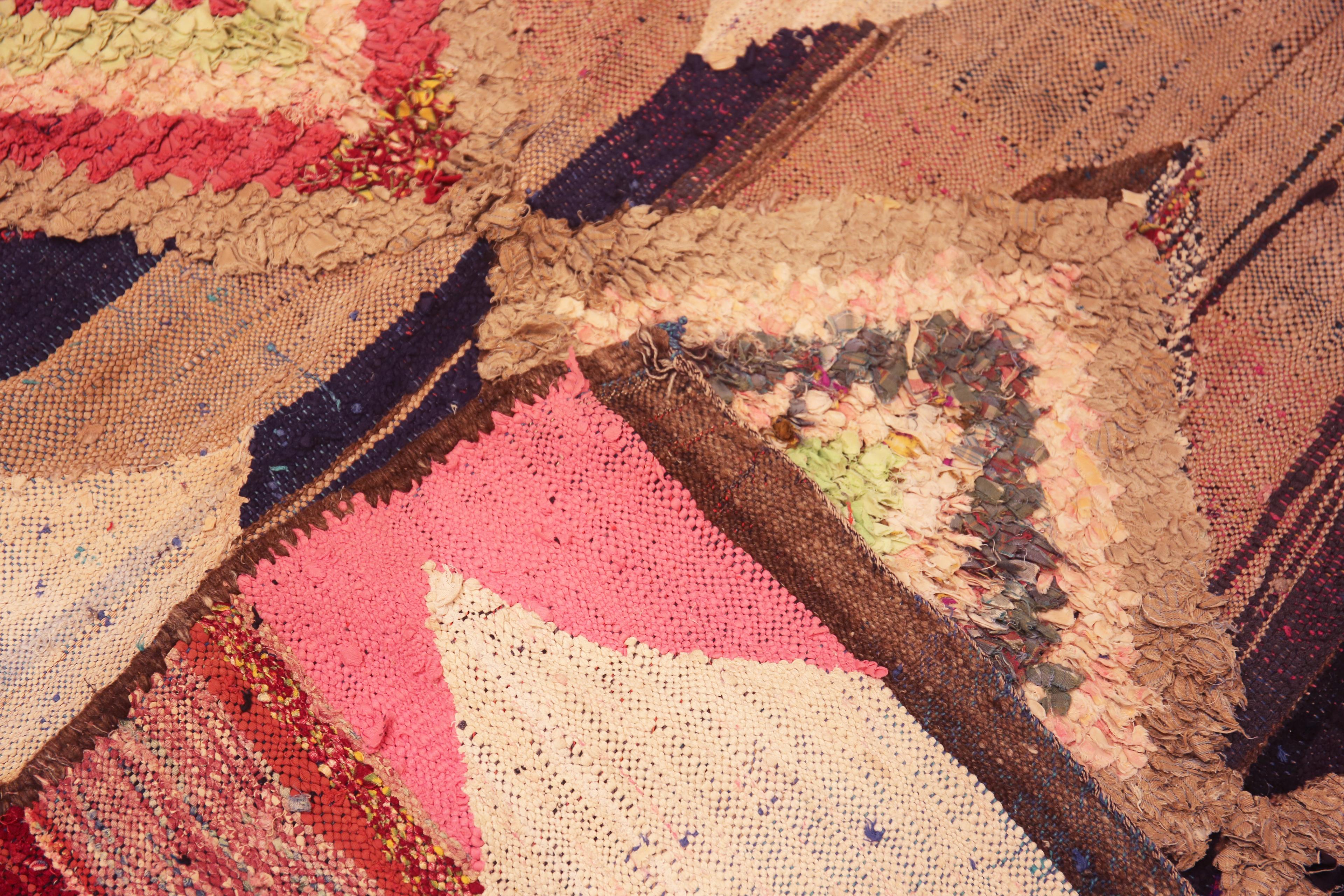 Eye-Catching Vintage Moroccan Boucherouite Geometric Rug 5' x 8' For Sale 2