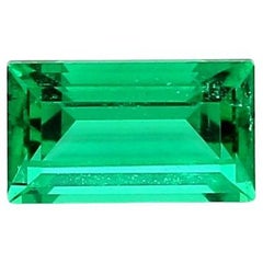 Eye-clean Vivid Green Baguette Shape Emerald Ring Gem 0.71 Carat