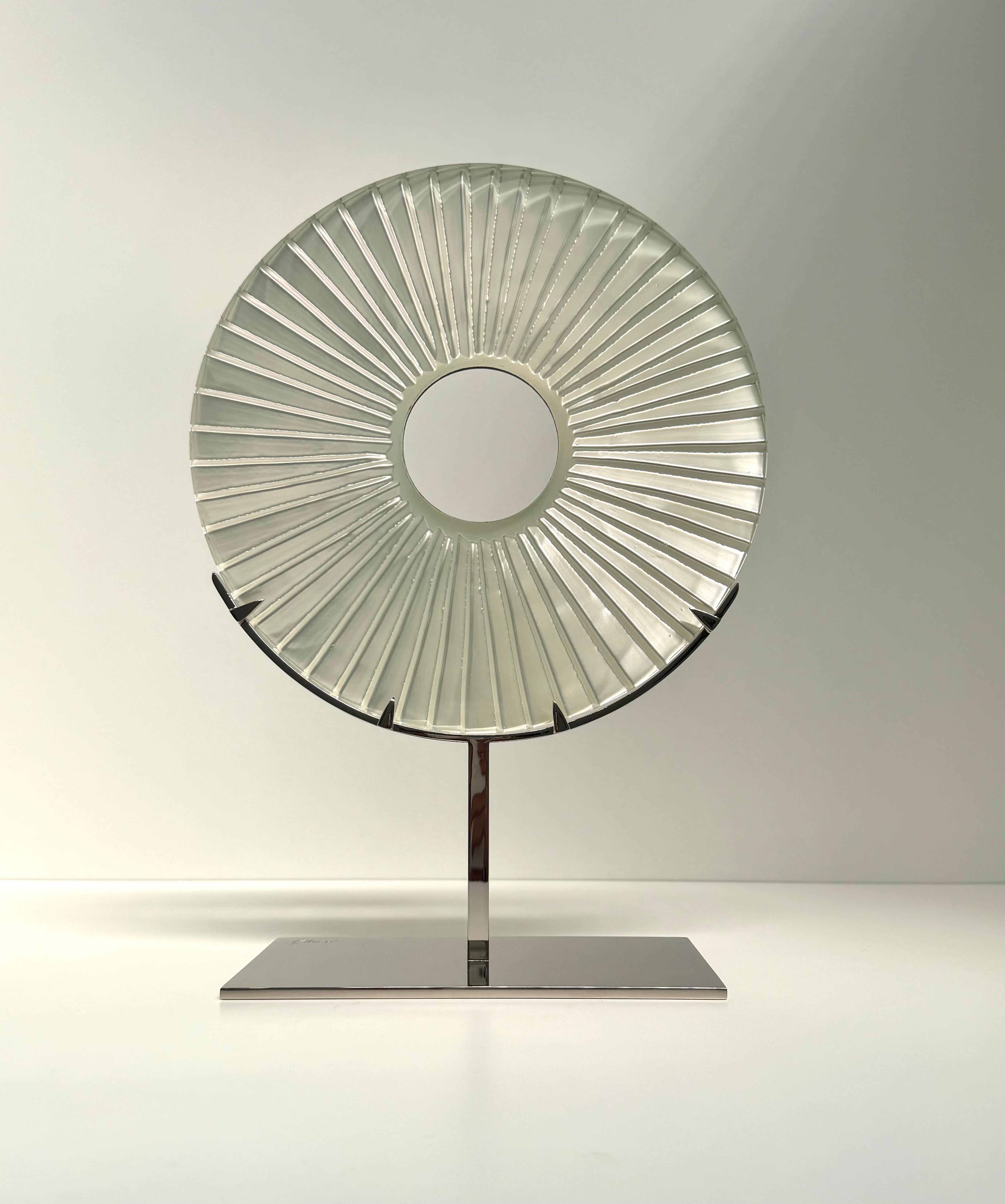 'Eye' Handcrafted White Glass and Palladium-plated Brass Sculpture Dia 17.6'' in vendita 2