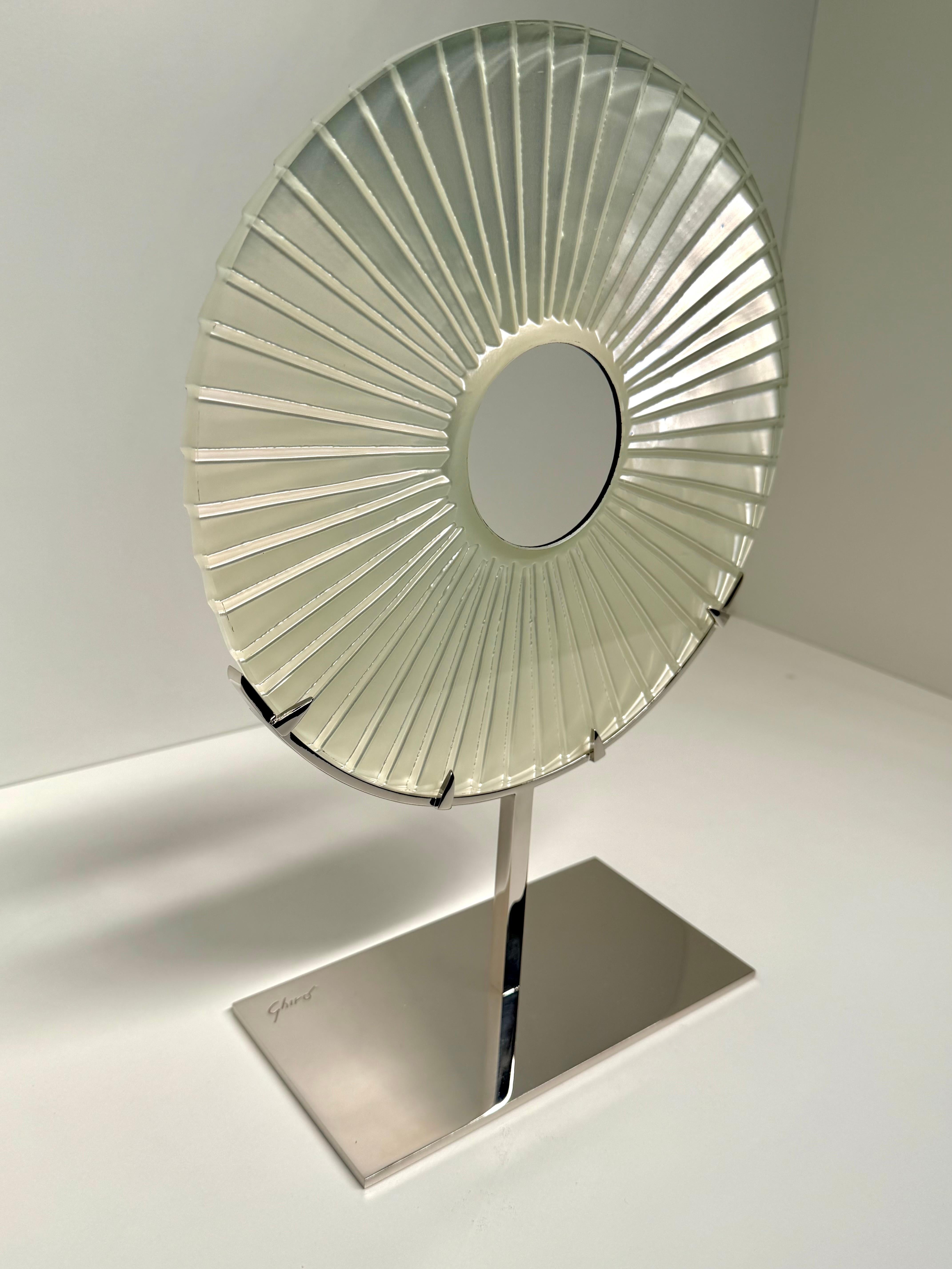 'Eye' Handcrafted White Glass and Palladium-plated Brass Sculpture Dia 17.6'' In condizioni Nuovo in vendita a Pieve Emanuele, Milano
