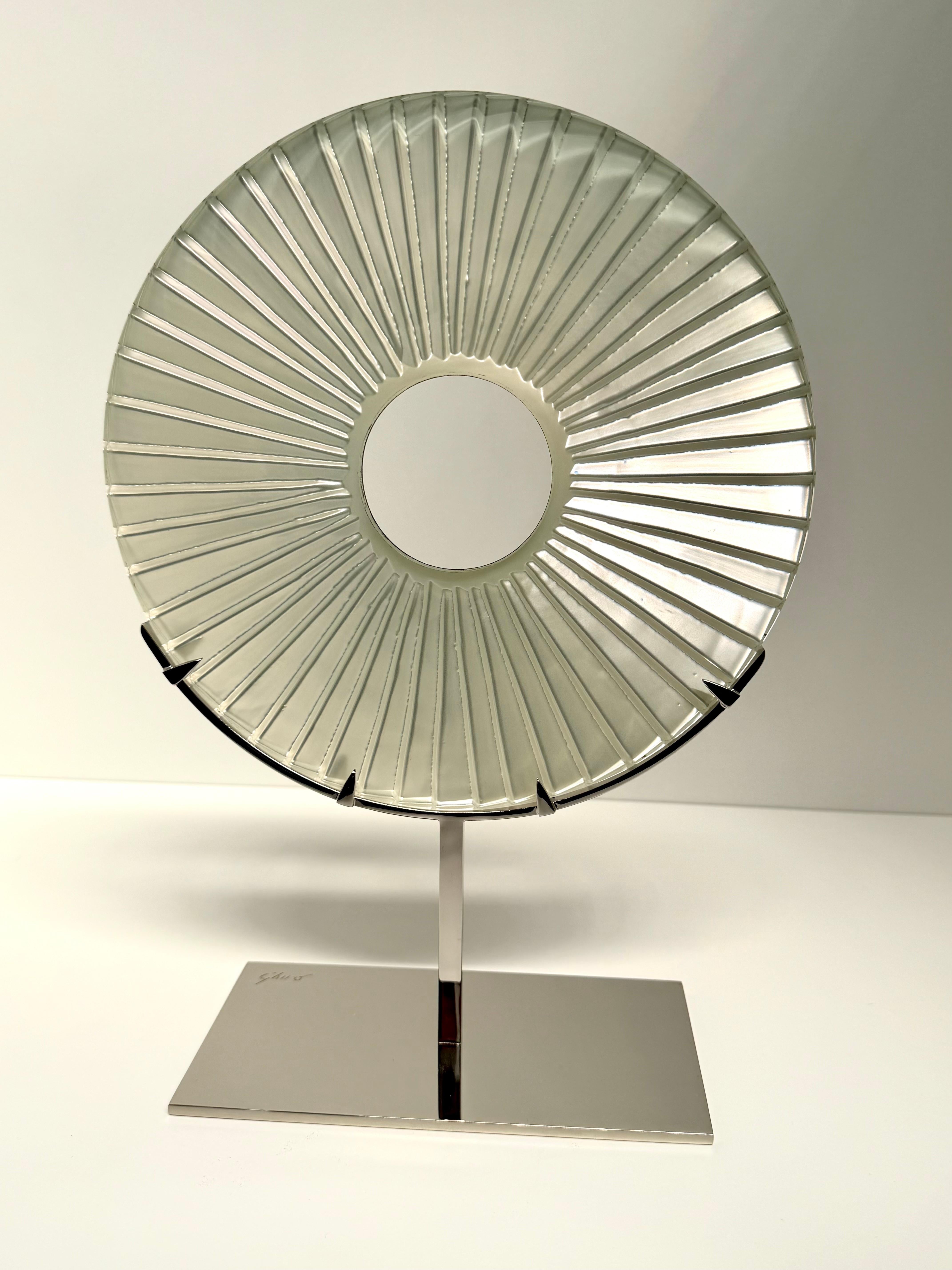 XXI secolo e contemporaneo 'Eye' Handcrafted White Glass and Palladium-plated Brass Sculpture Dia 17.6'' in vendita