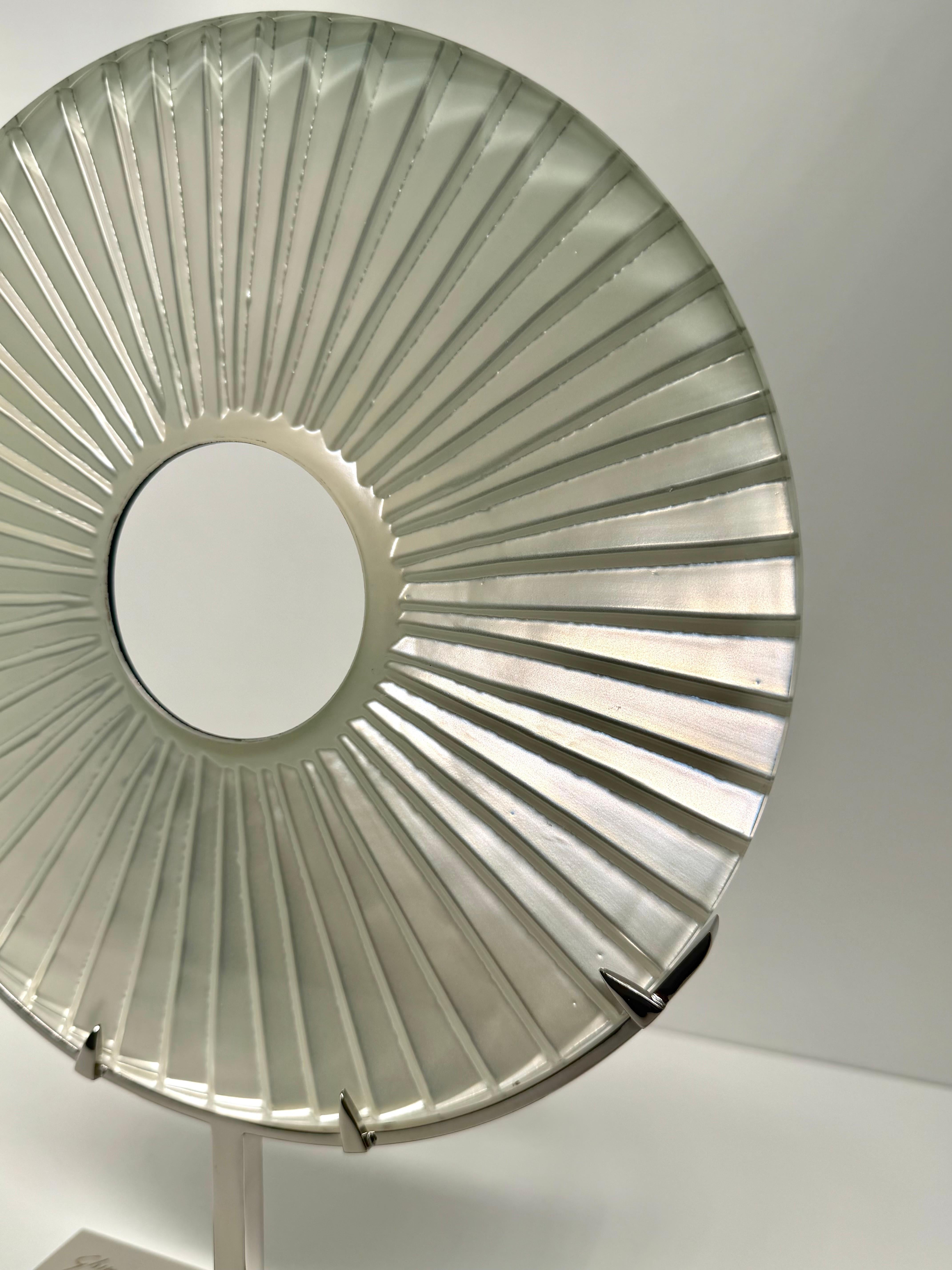 Ottone 'Eye' Handcrafted White Glass and Palladium-plated Brass Sculpture Dia 17.6'' in vendita