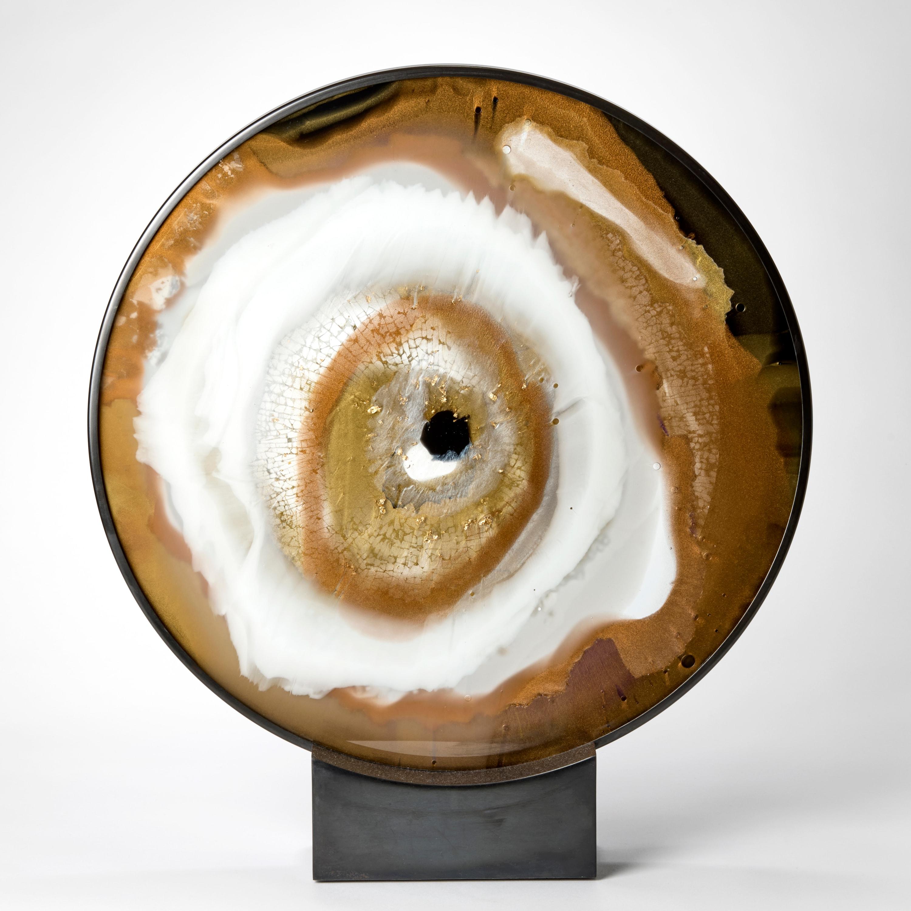 Ojo de la Ecuanimidad II, obra de vidrio dorado, blanco y gris de Yorgos Papadopoulos Chipriota en venta