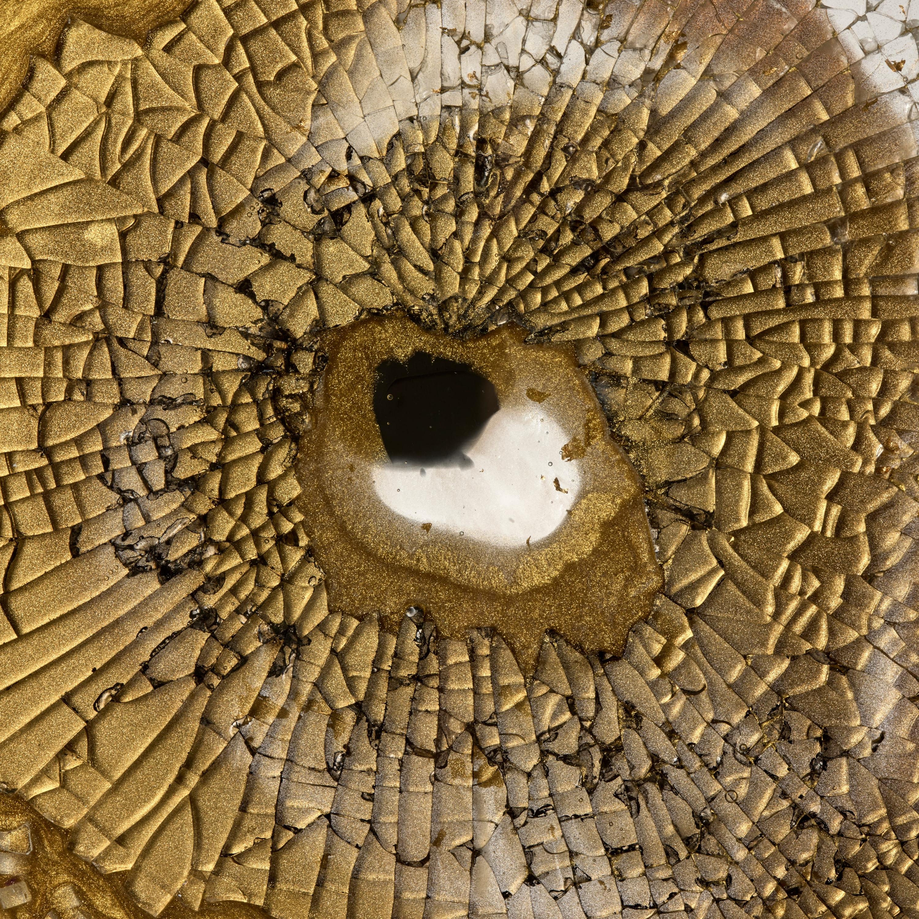 Ojo de la Ecuanimidad II, obra de vidrio dorado, blanco y gris de Yorgos Papadopoulos Hecho a mano en venta