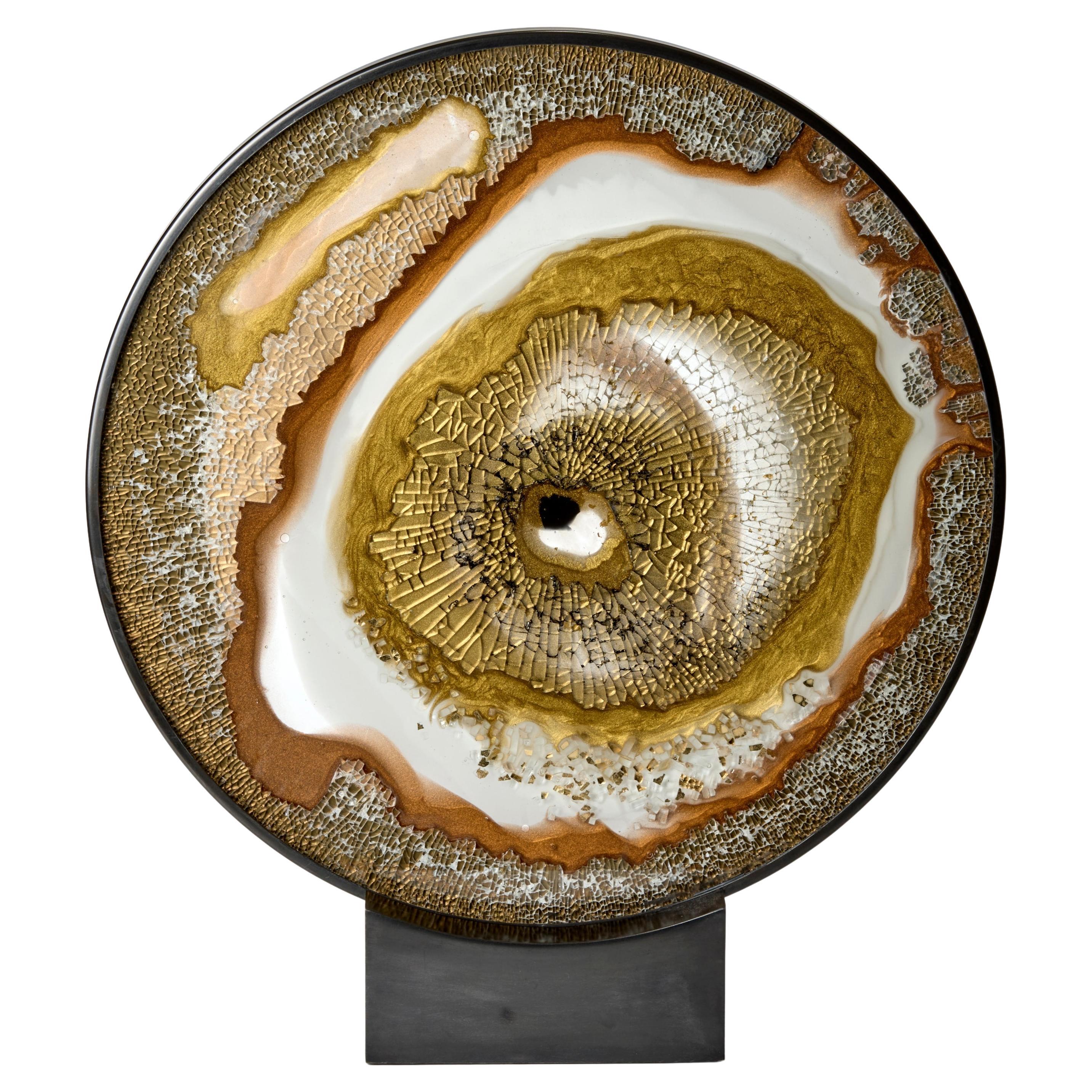 Ojo de la Ecuanimidad II, obra de vidrio dorado, blanco y gris de Yorgos Papadopoulos en venta