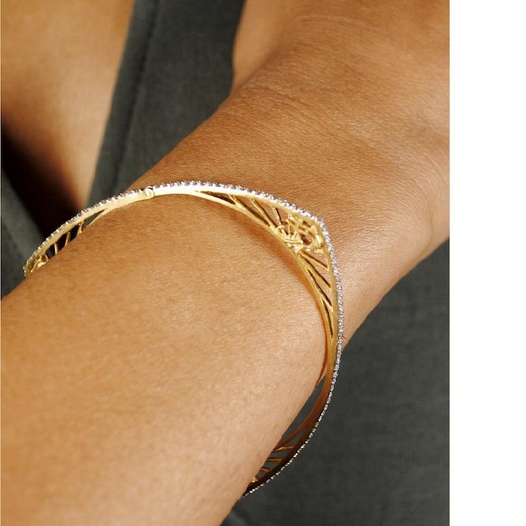 Brazalete Ojo de Horus en oro de 18 quilates en Nuevo estado para la venta en Mumbai, IN